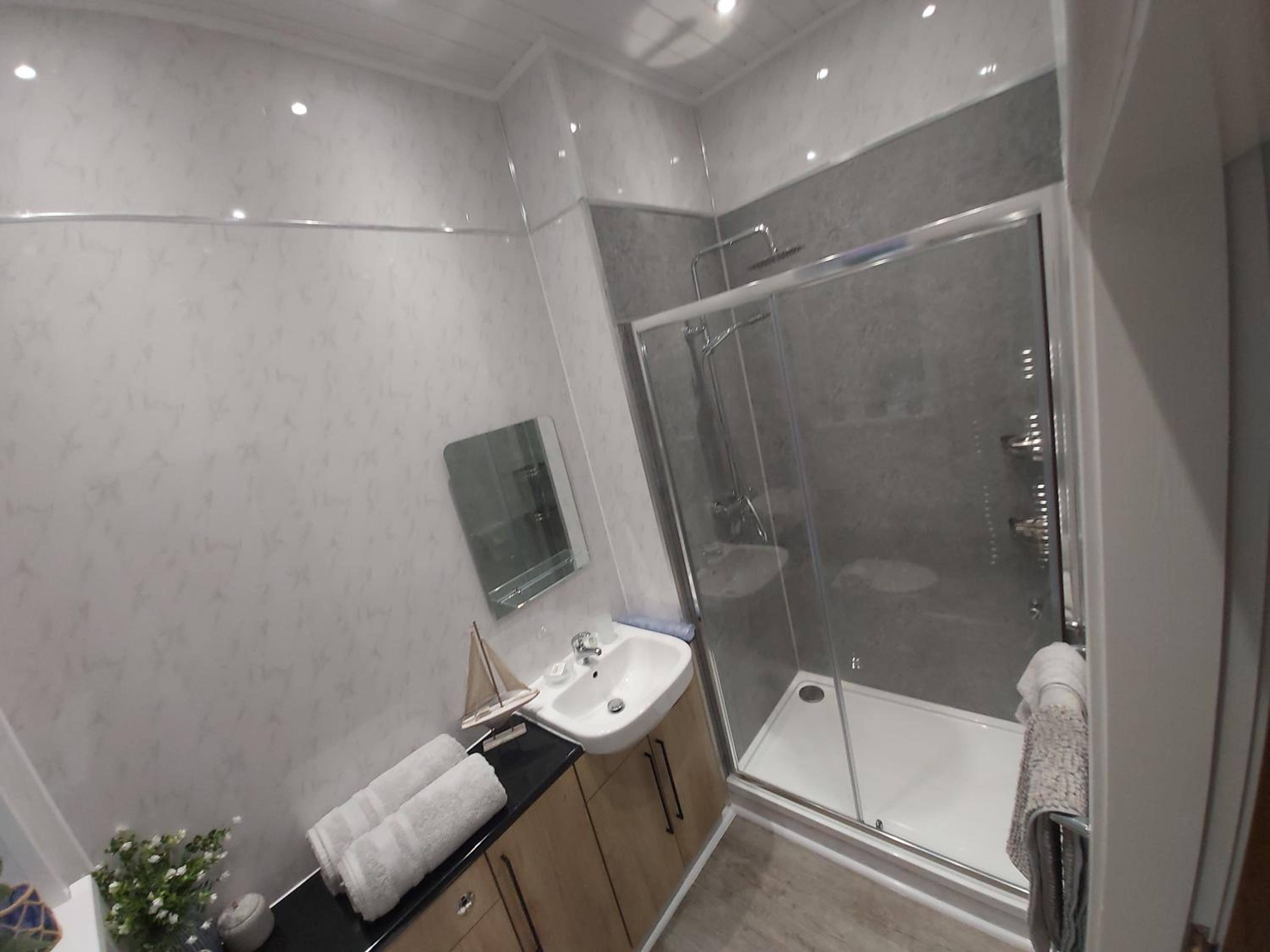 One-Bedroom Apartment - Photo 12