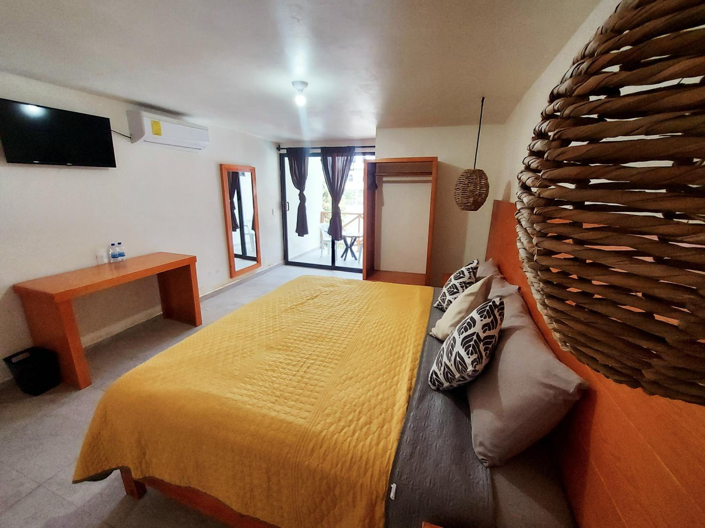 King Room with Pool View - Photo 1