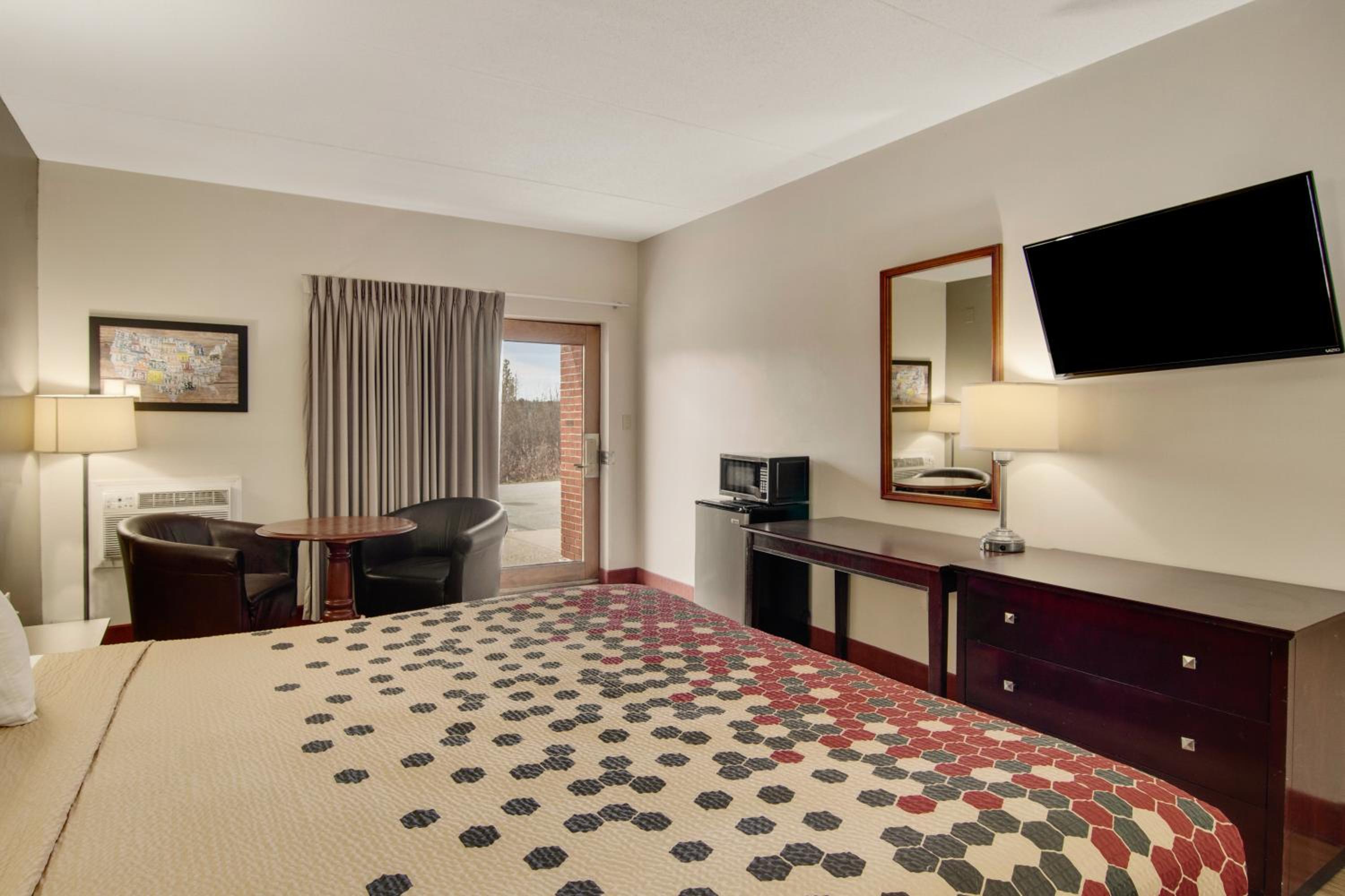 Standard King Room - Non-Smoking photo 2