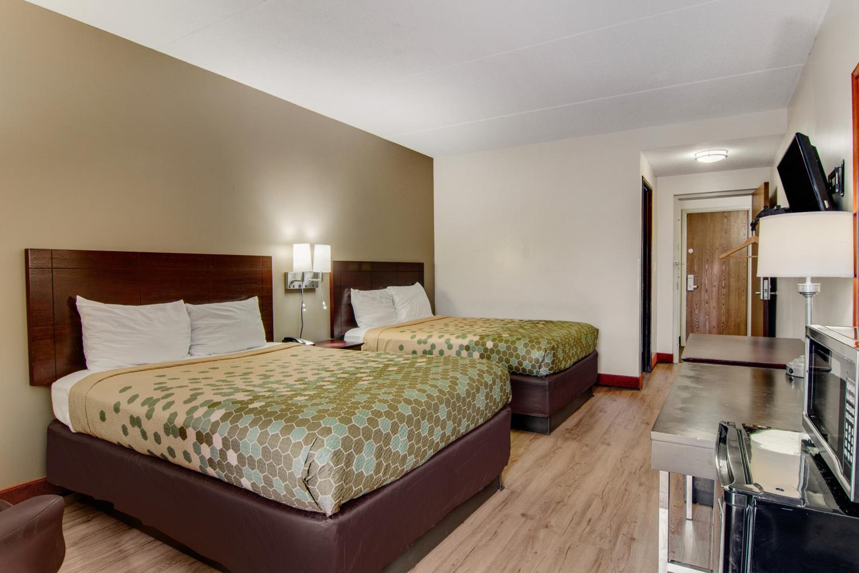 Queen Room with Two Queen Beds - Non-Smoking photo 1