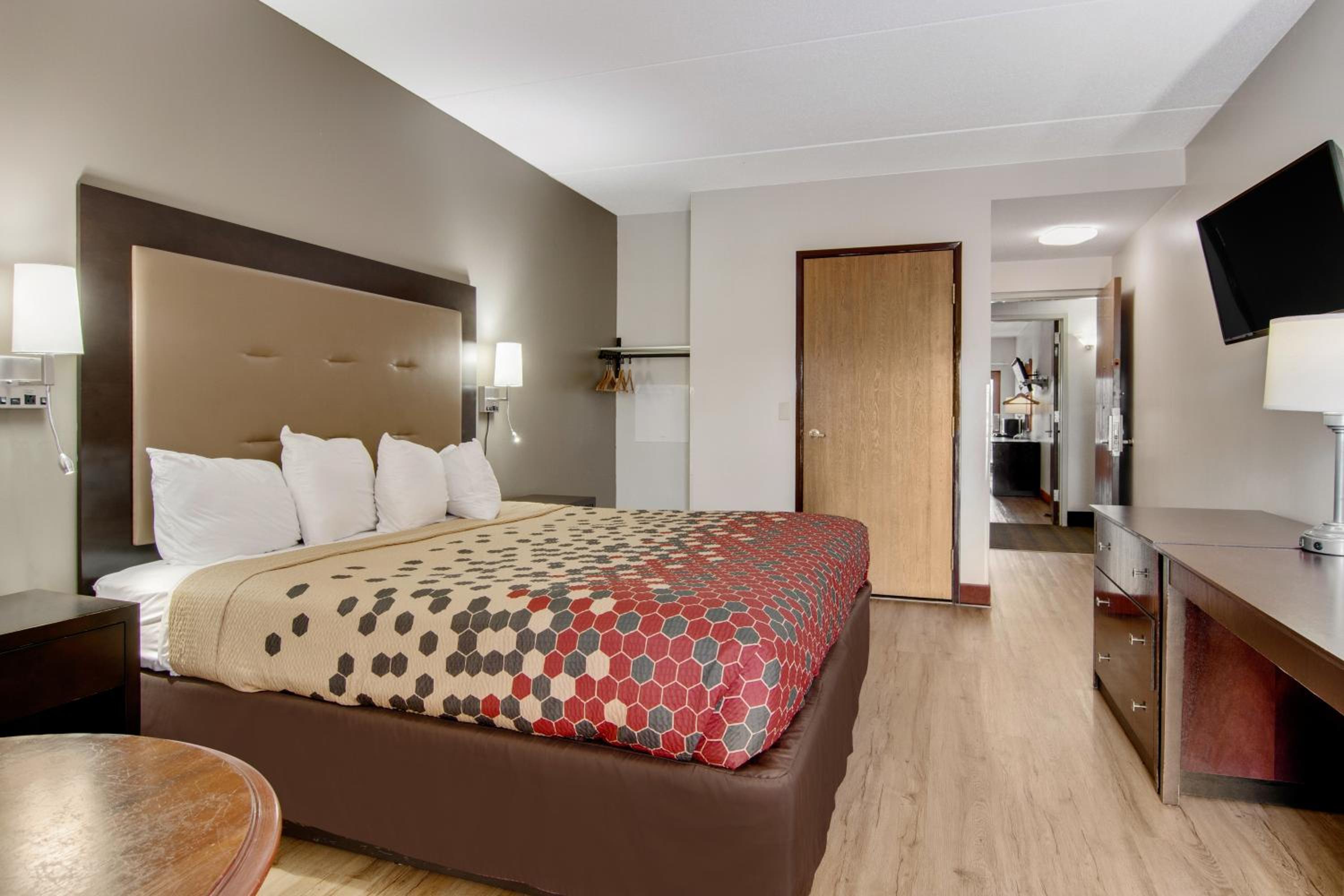 King Room - Accessible/Non-Smoking photo 3