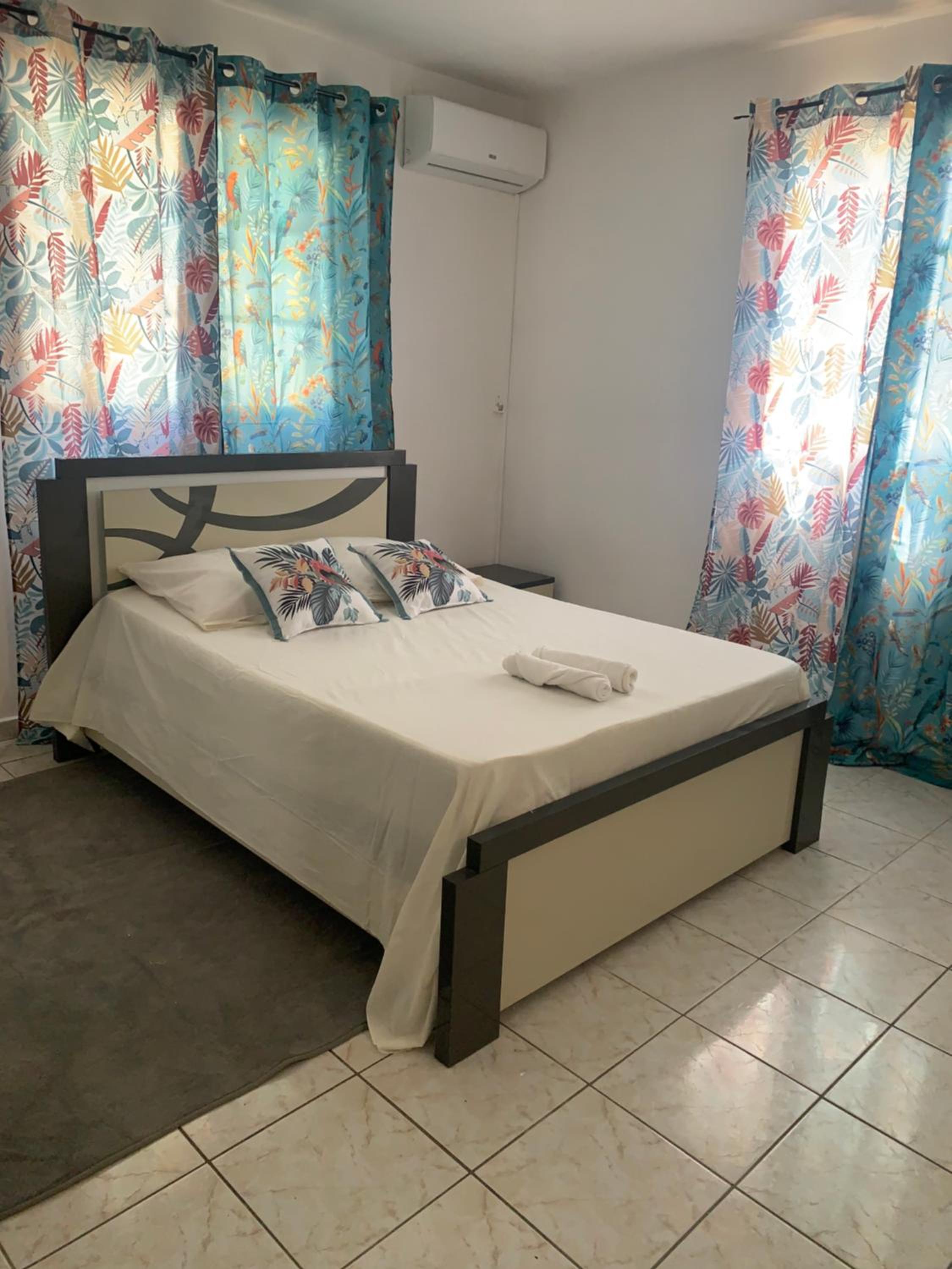 One-Bedroom House - Photo 39