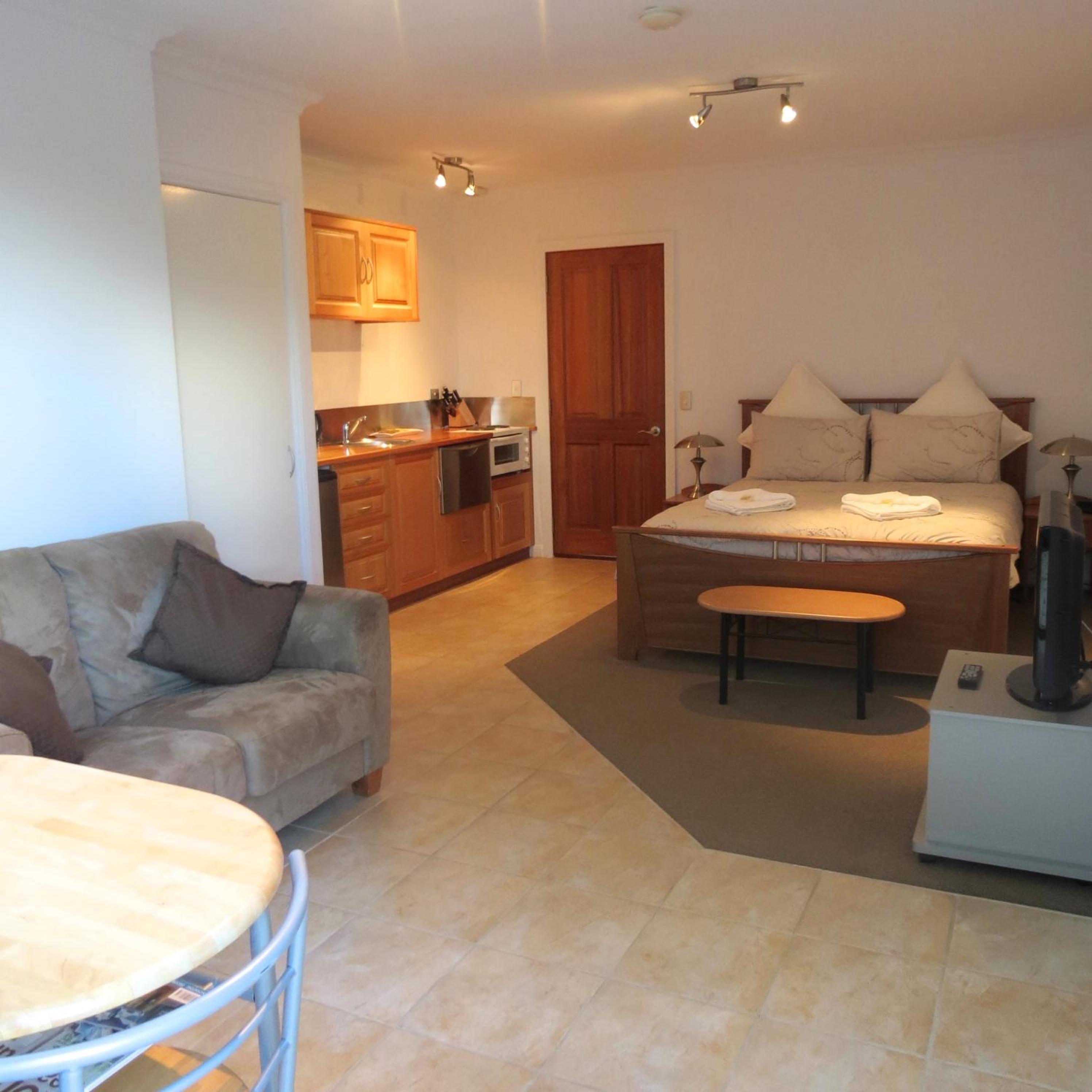 Studio Apartment photo 3