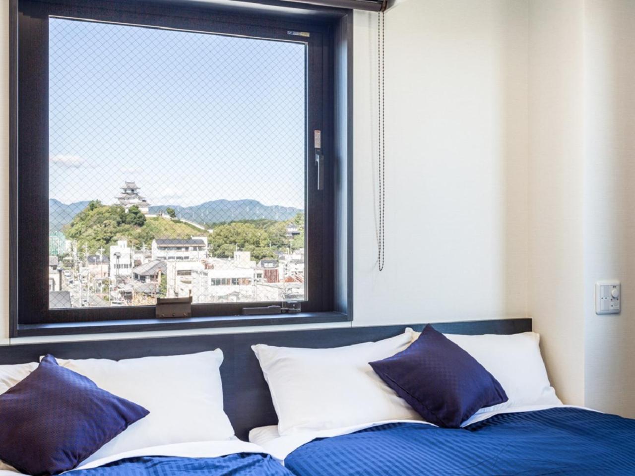 Twin Room - Non-Smoking photo 2