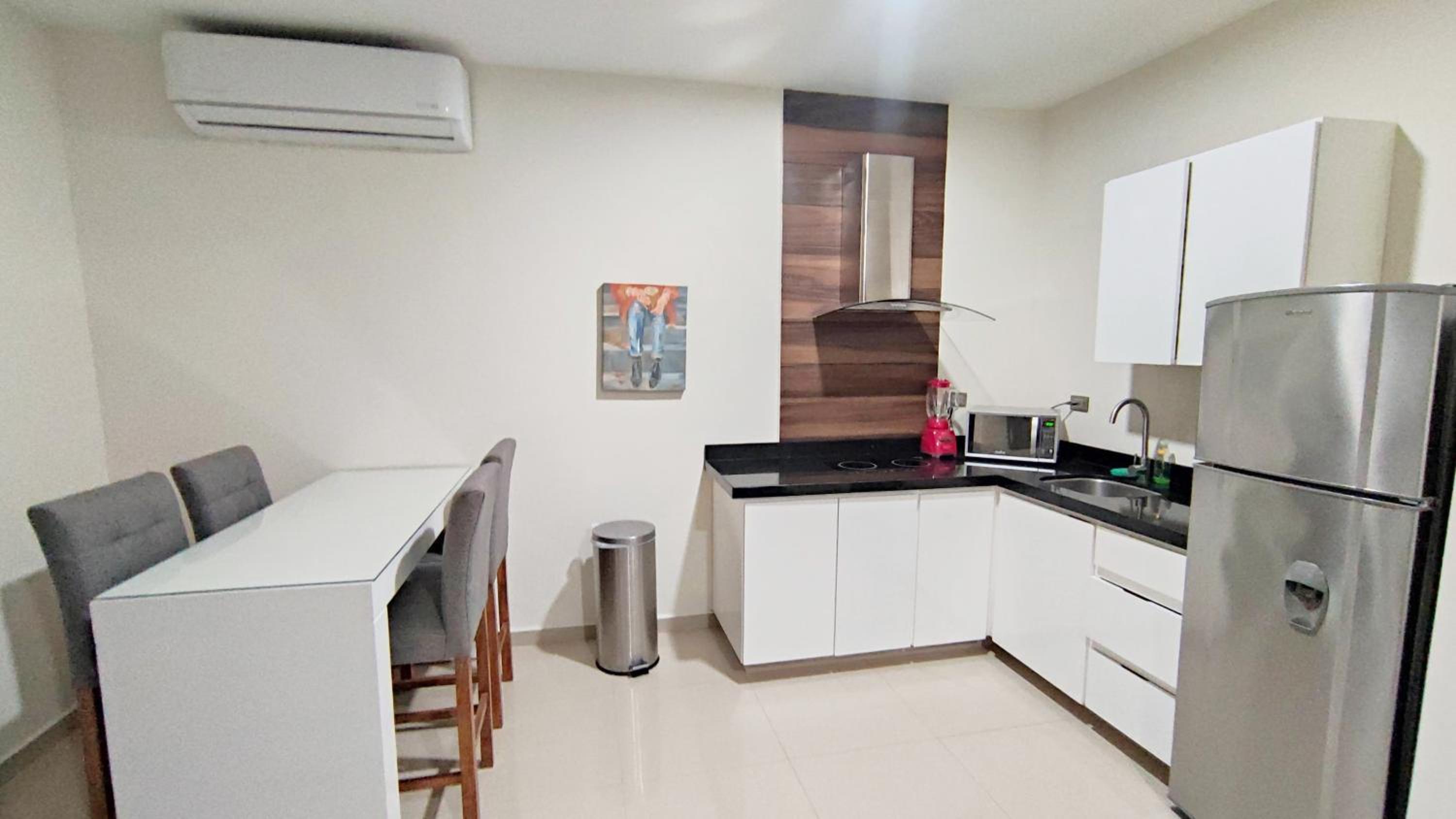 One-Bedroom Apartment - Photo 4