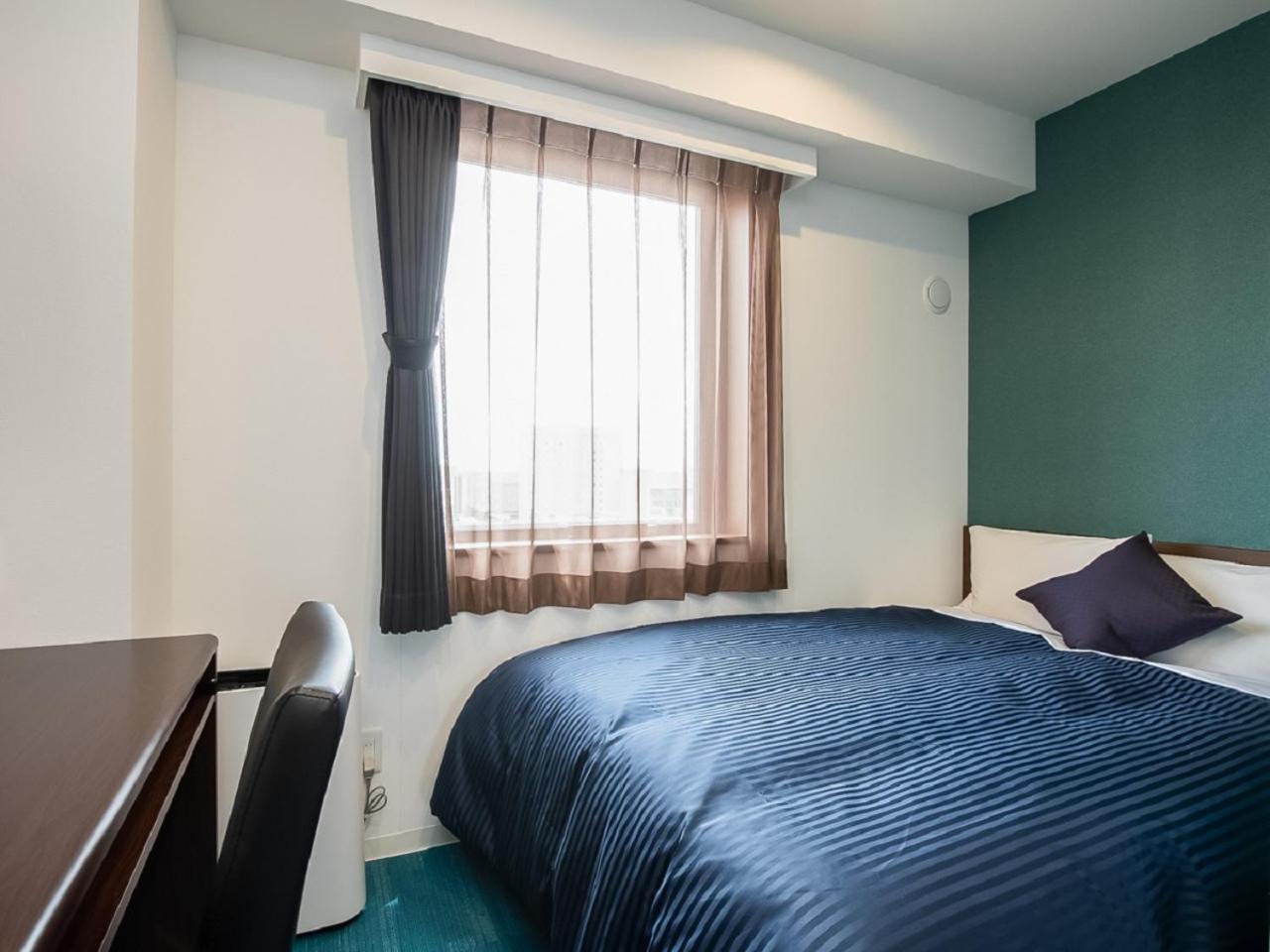 Double Room with Small Double Bed - Non-Smoking photo 3