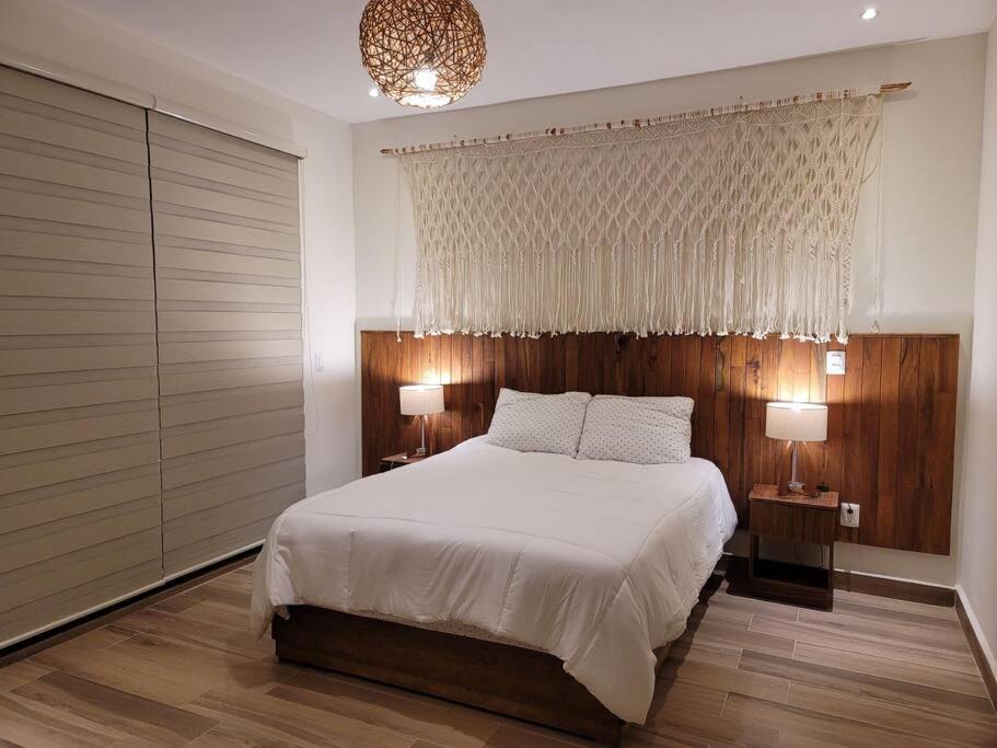 Four-Bedroom House - Photo 1