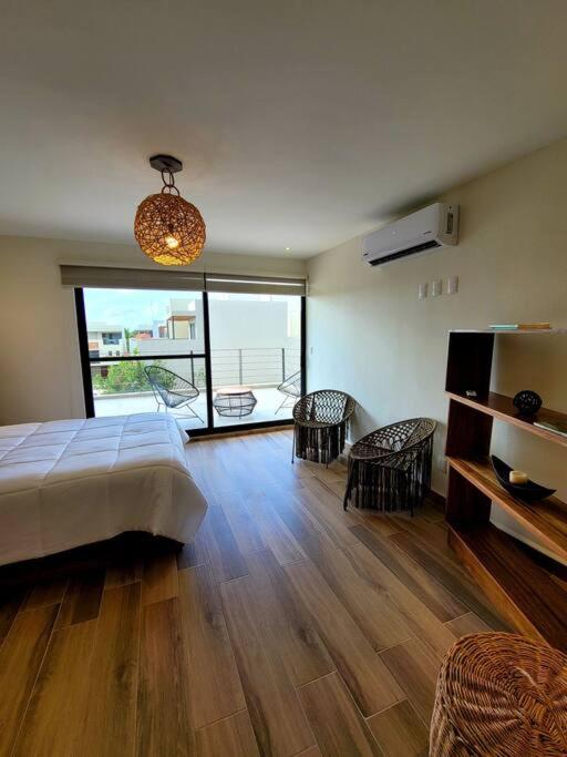 Four-Bedroom House - Photo 22