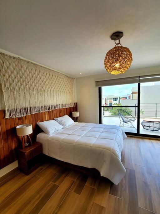 Four-Bedroom House - Photo 18