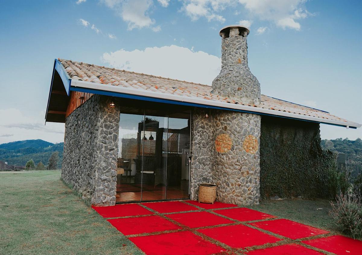 Deluxe Bungalow photo 2