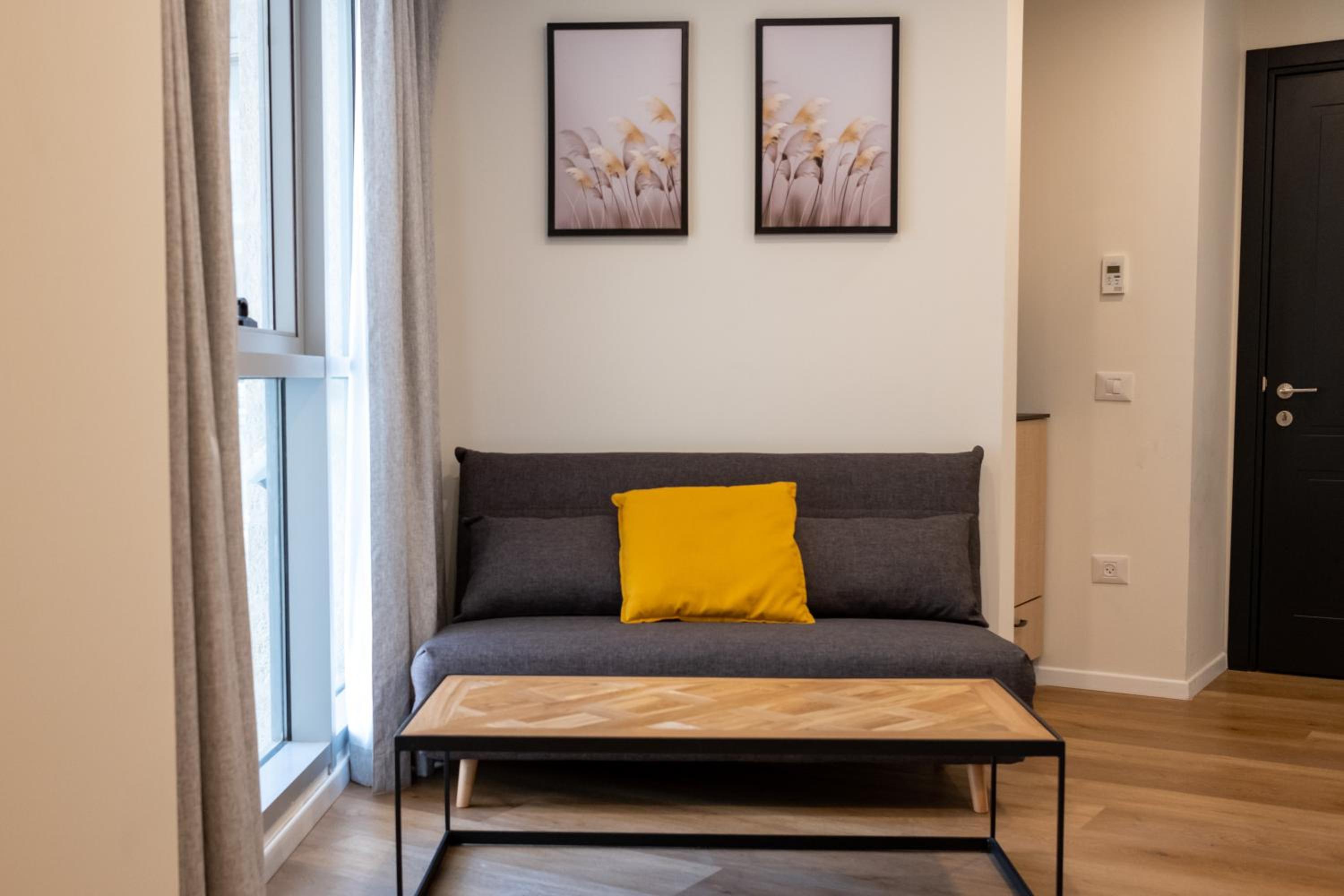 Family Room - Photo 7