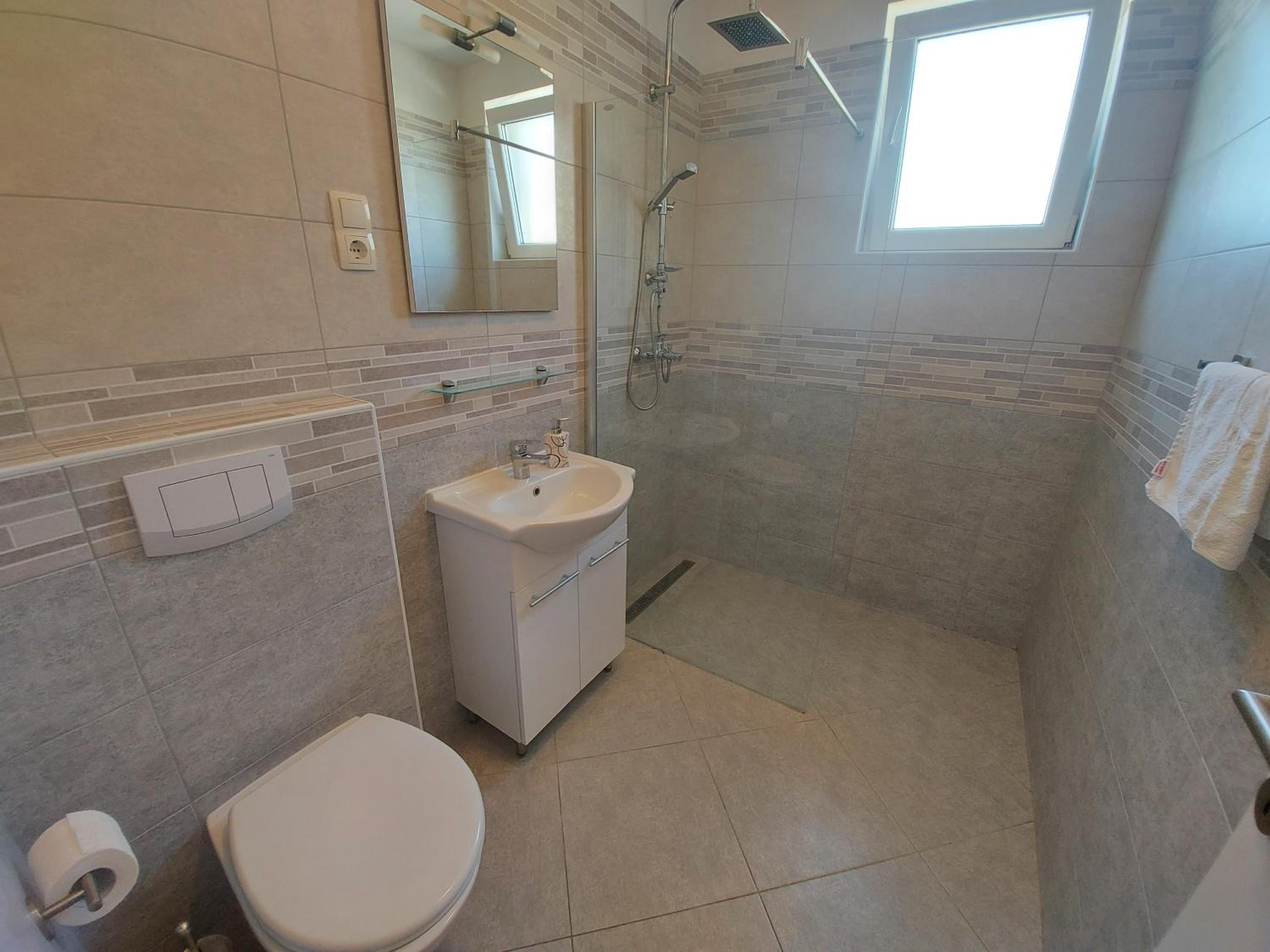One-Bedroom Apartment with Balcony photo 2