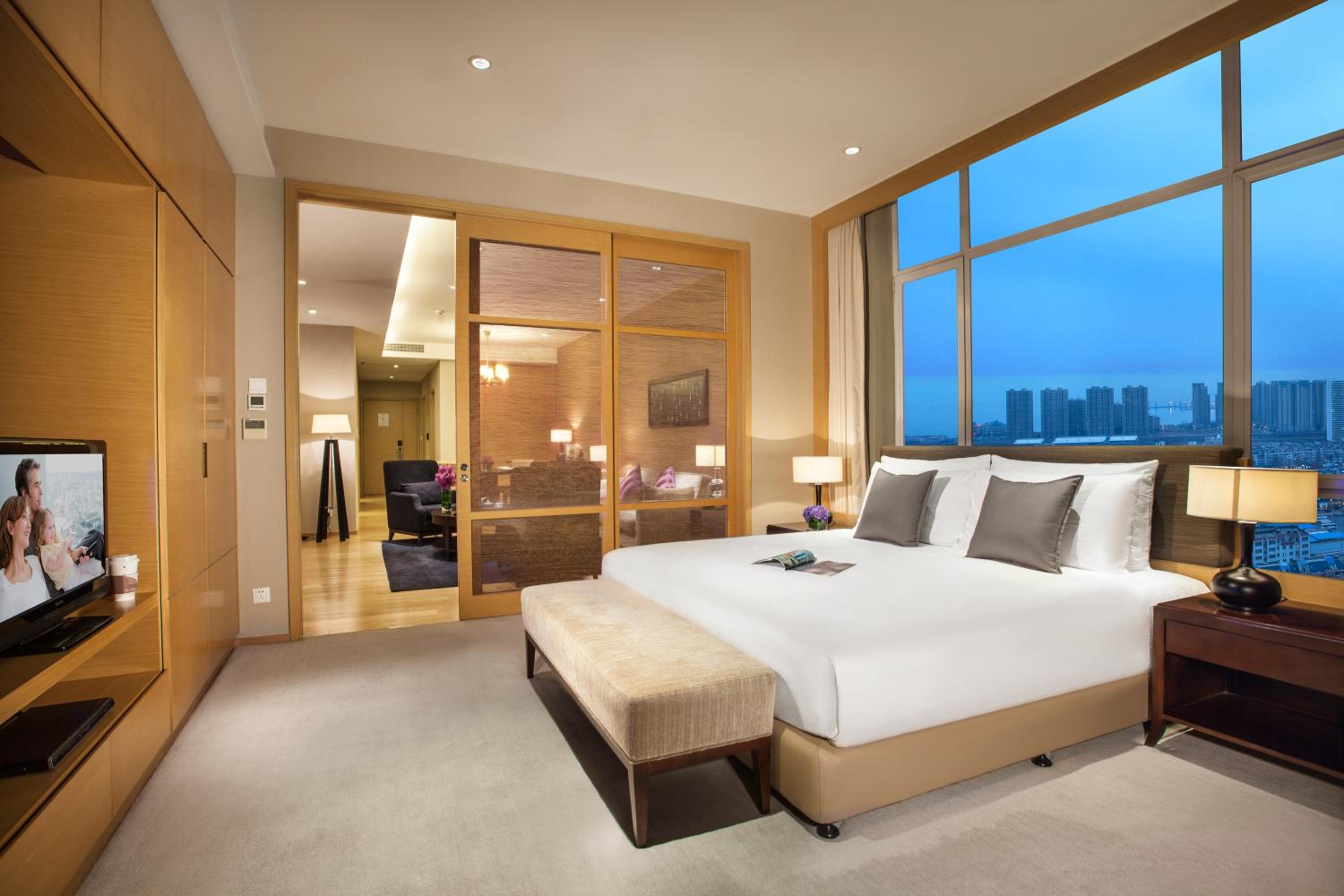 One-Bedroom Deluxe  photo 2