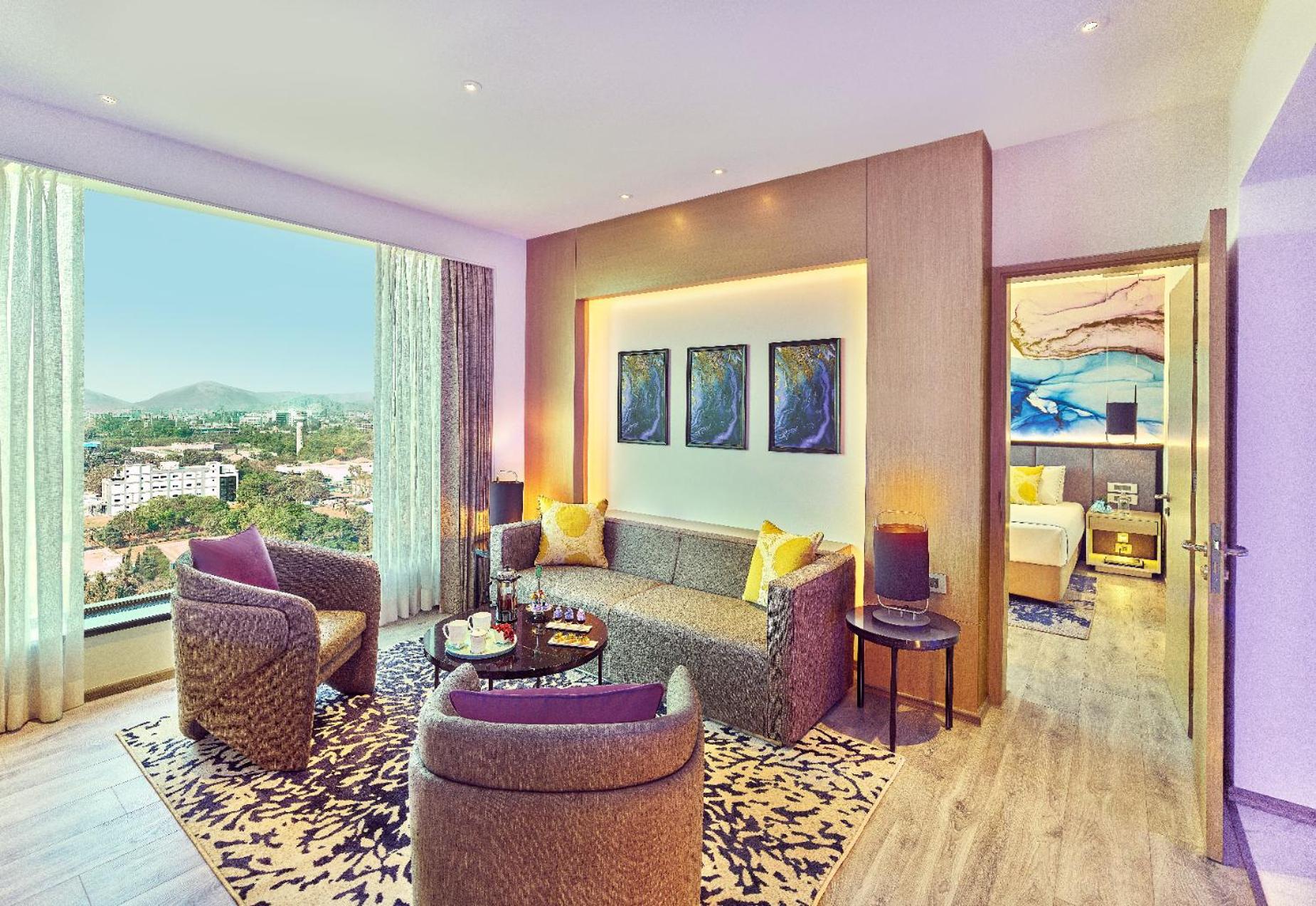Suite - Photo 1