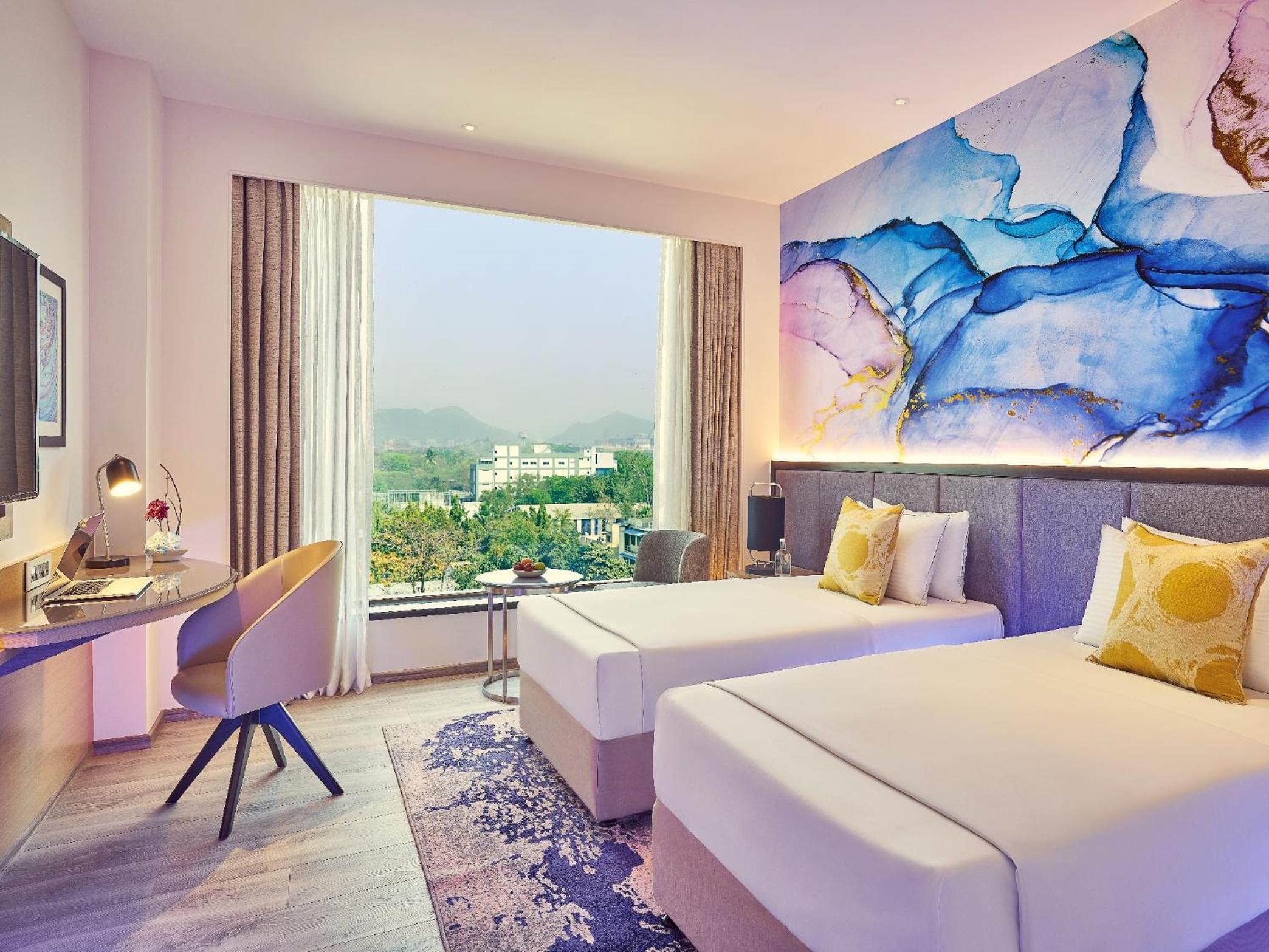 Deluxe Room Twin Bed - Photo 2