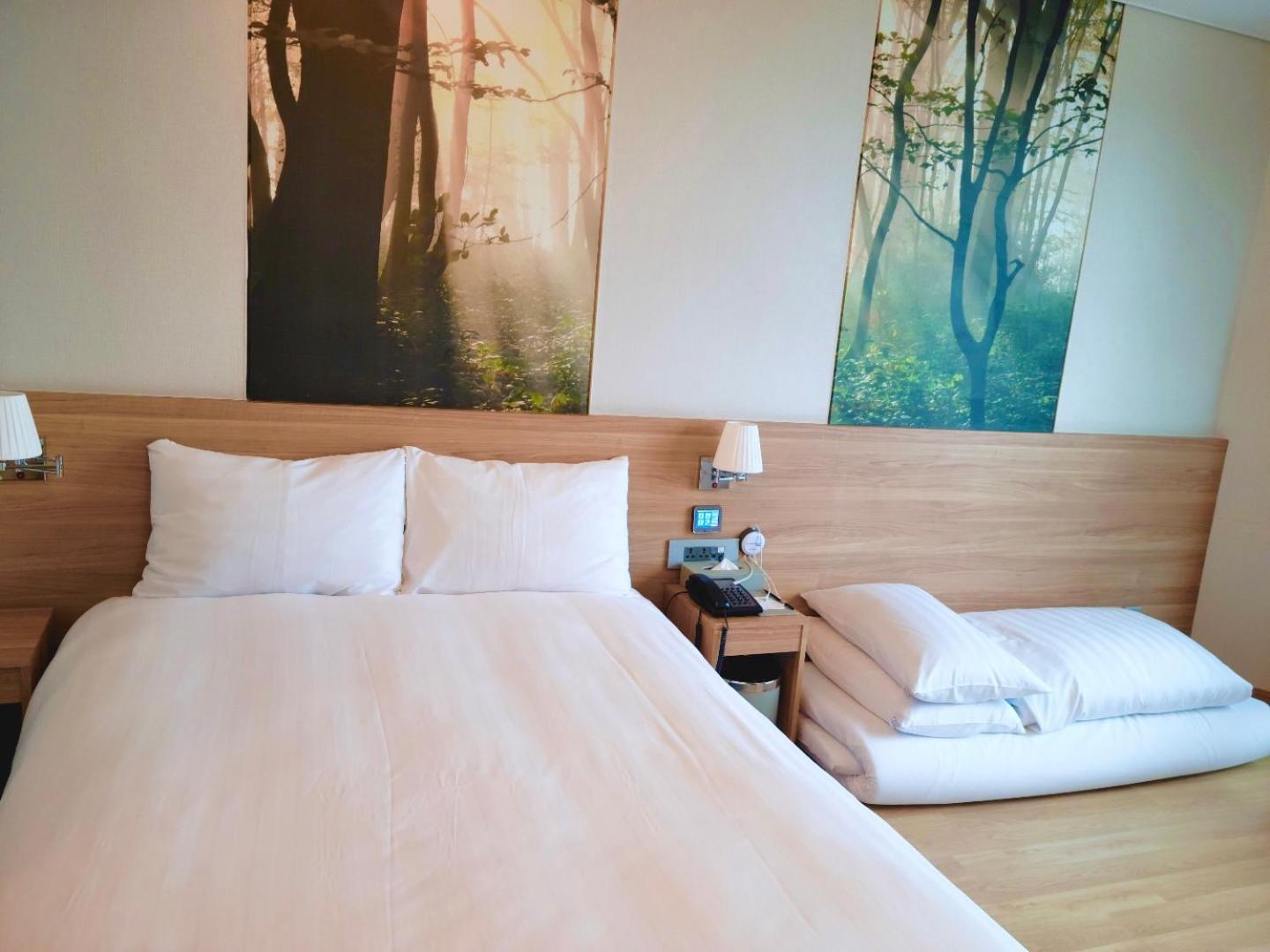 Korean-Style Deluxe Double Ondol Room with Sea View