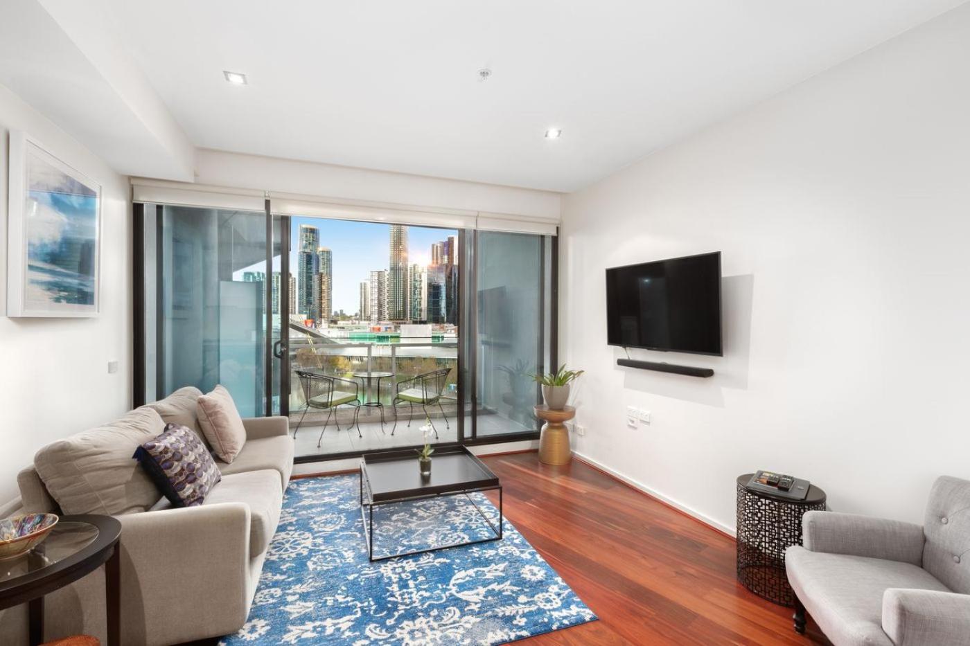 One Bedroom Apartment River View