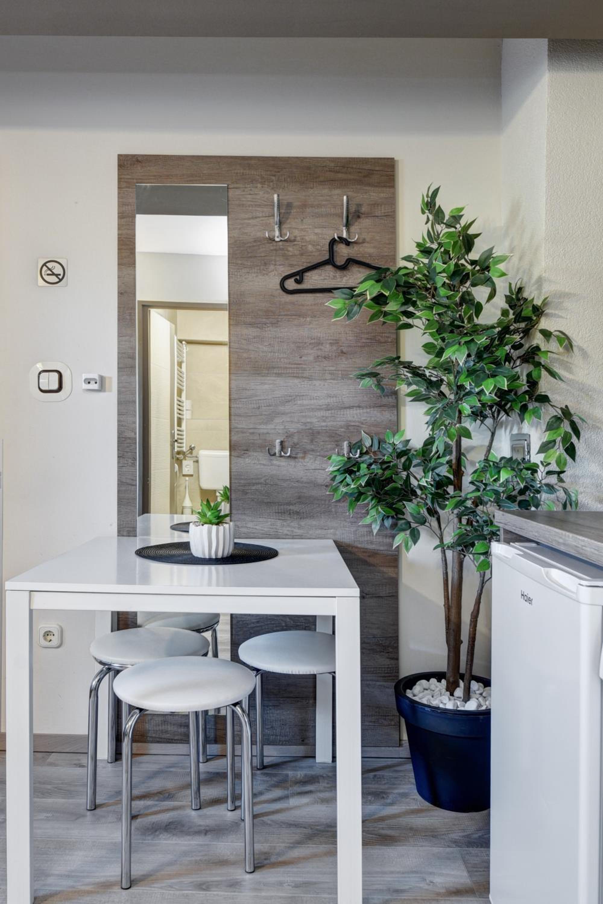 Studio Apartment with Air-conditioning - Photo 9