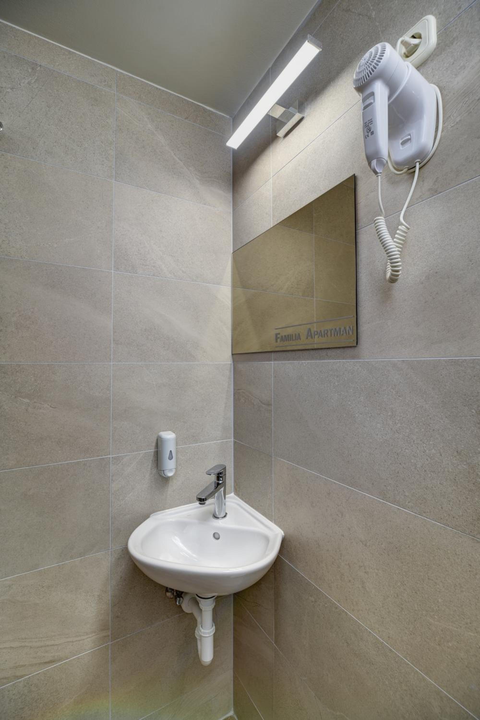Studio Apartment with Air-conditioning - Photo 15