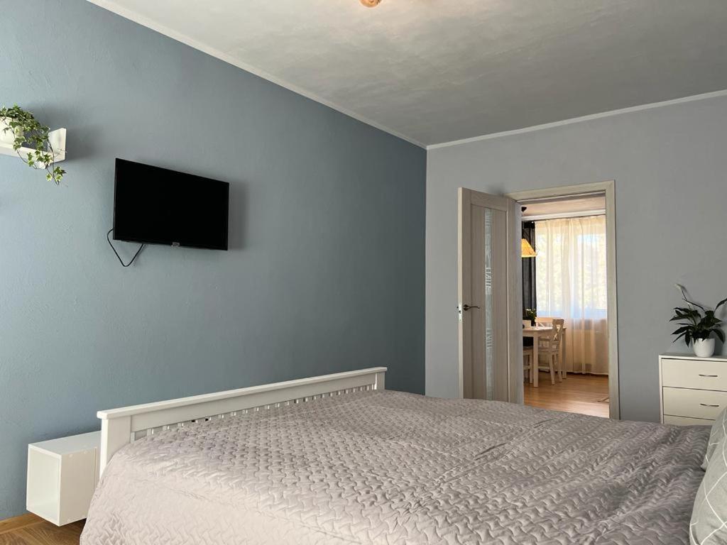 Two-Bedroom Apartment - Photo 8