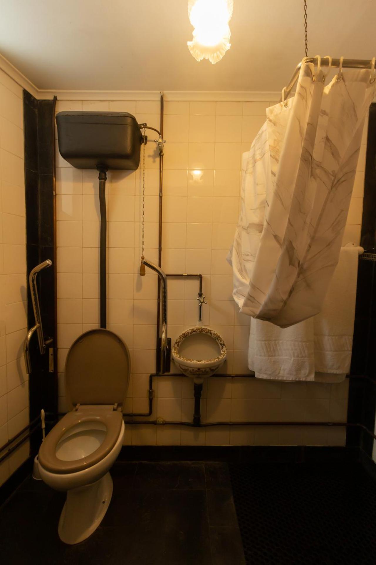 Twin Room - Disability Access photo 3