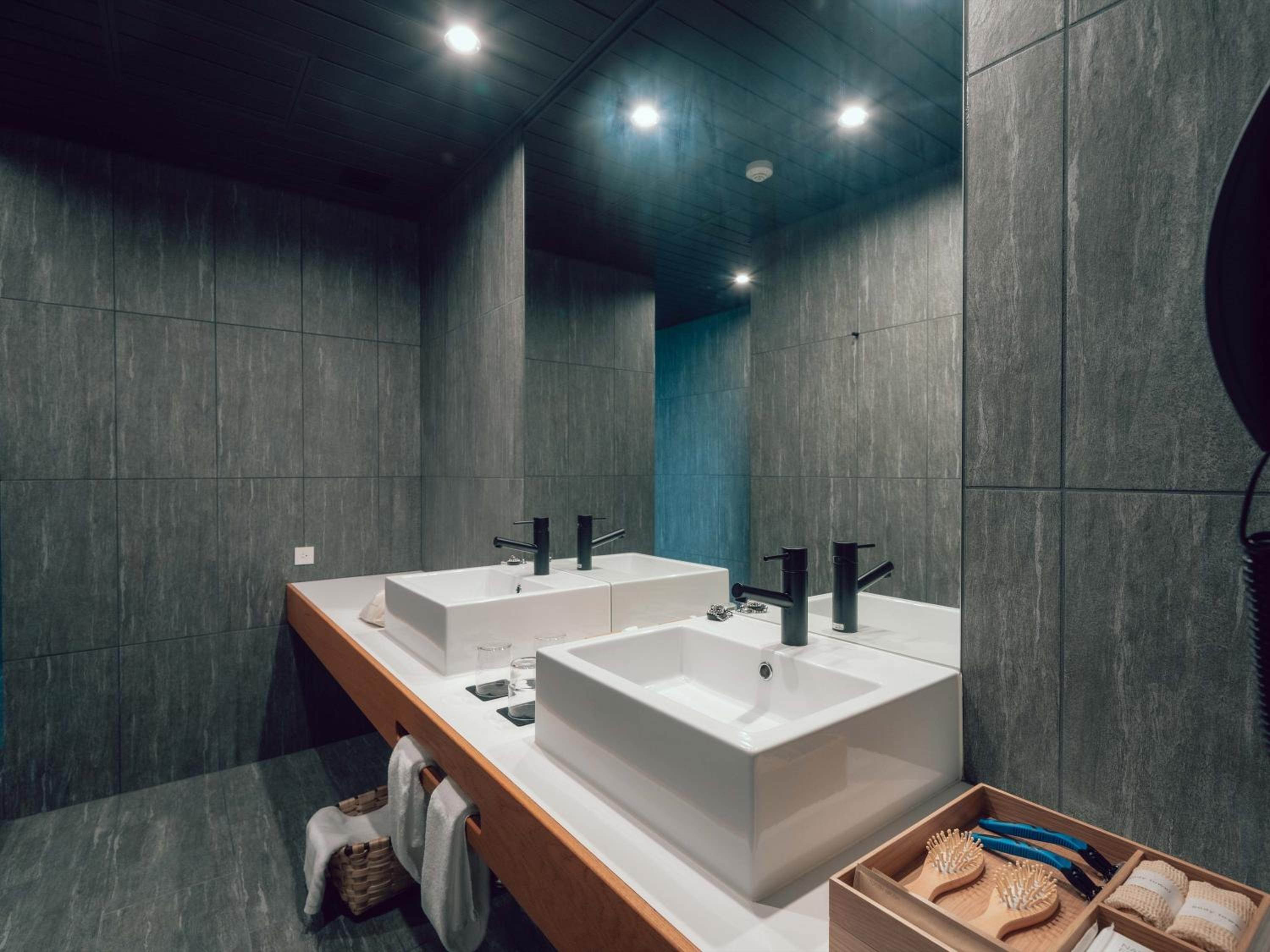 Suite with Open Air Bath - Photo 3