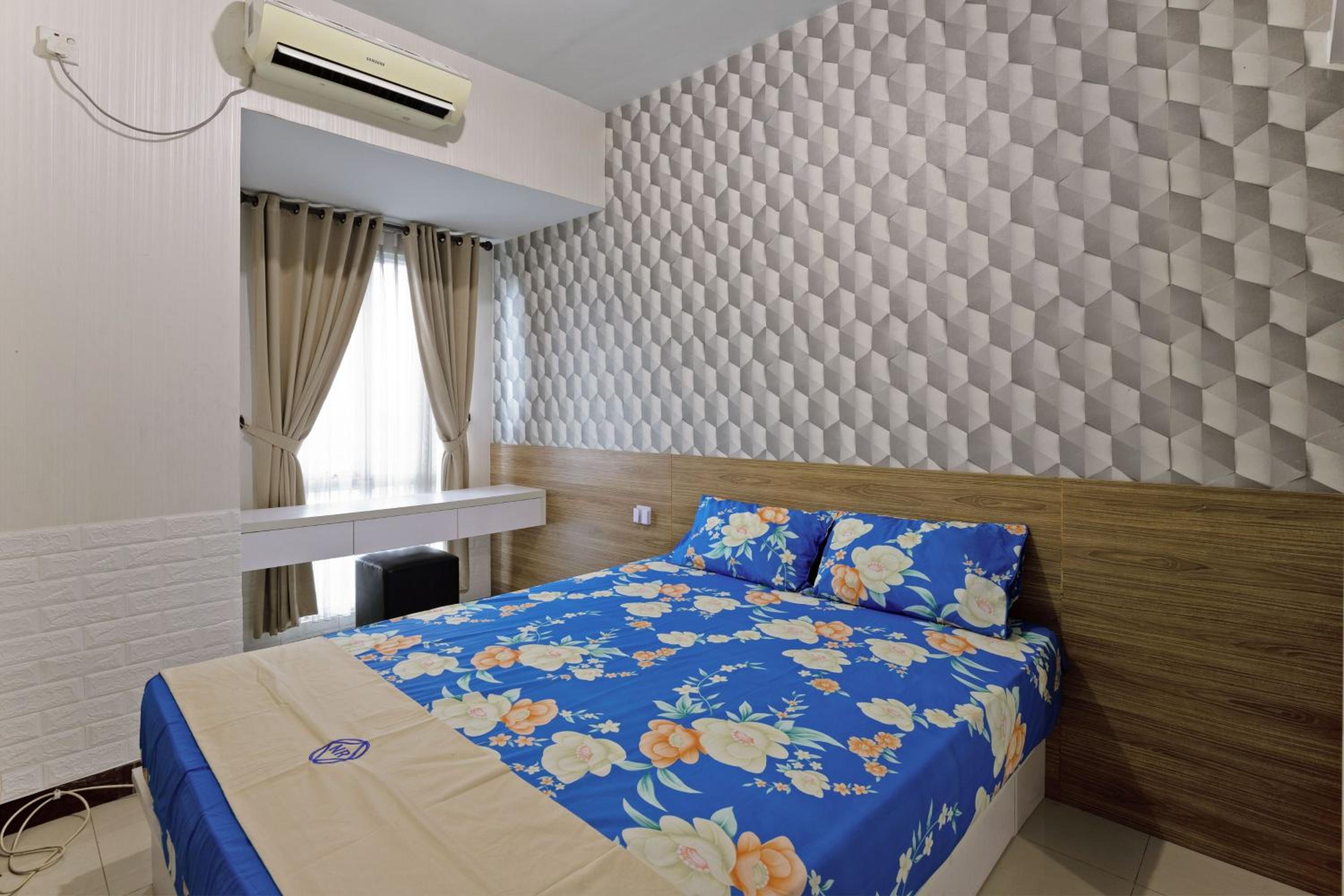 Two-Bedroom Apartment - Photo 11