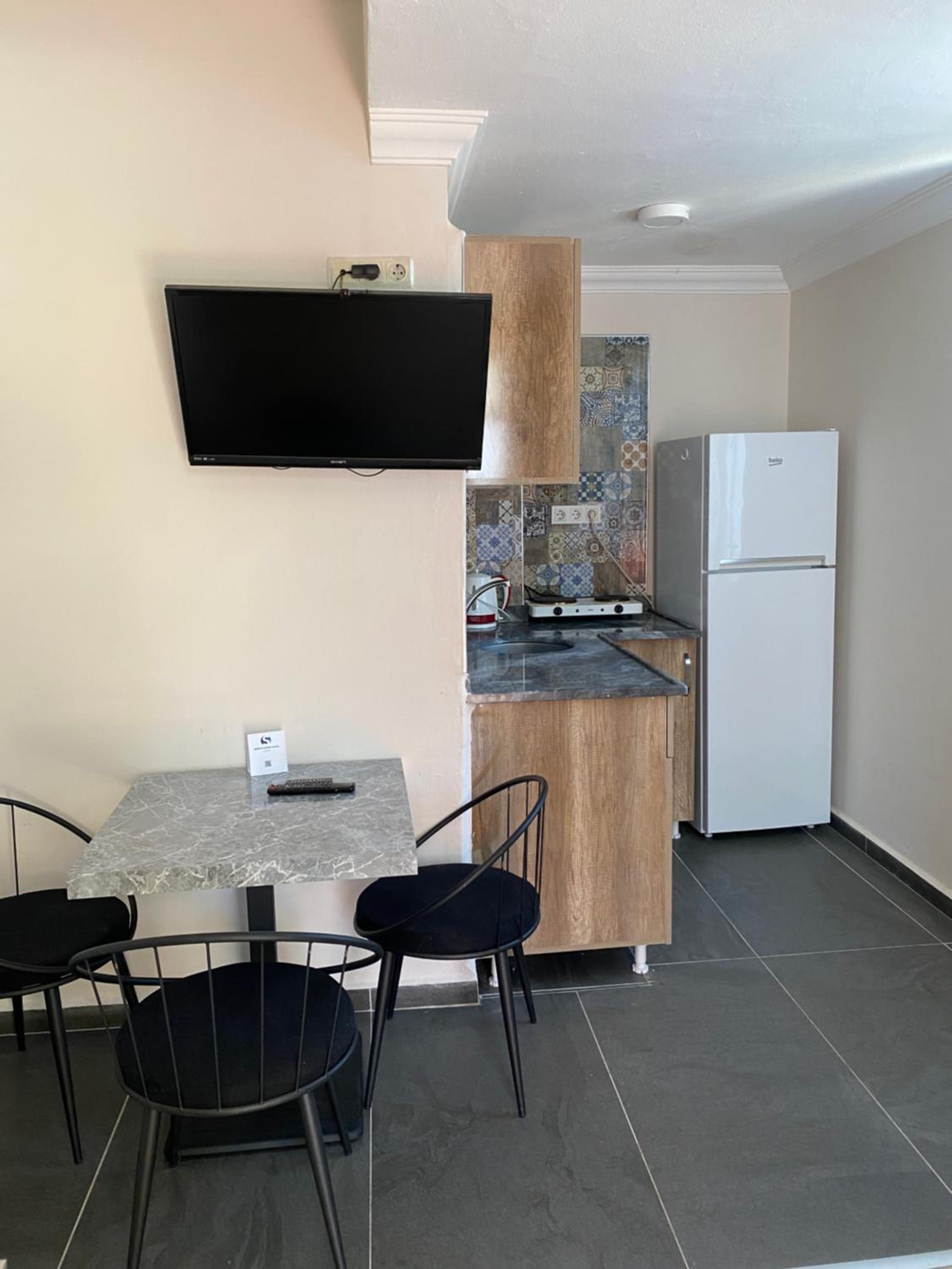 One-Bedroom Apartment (4 Adults) - Photo 6