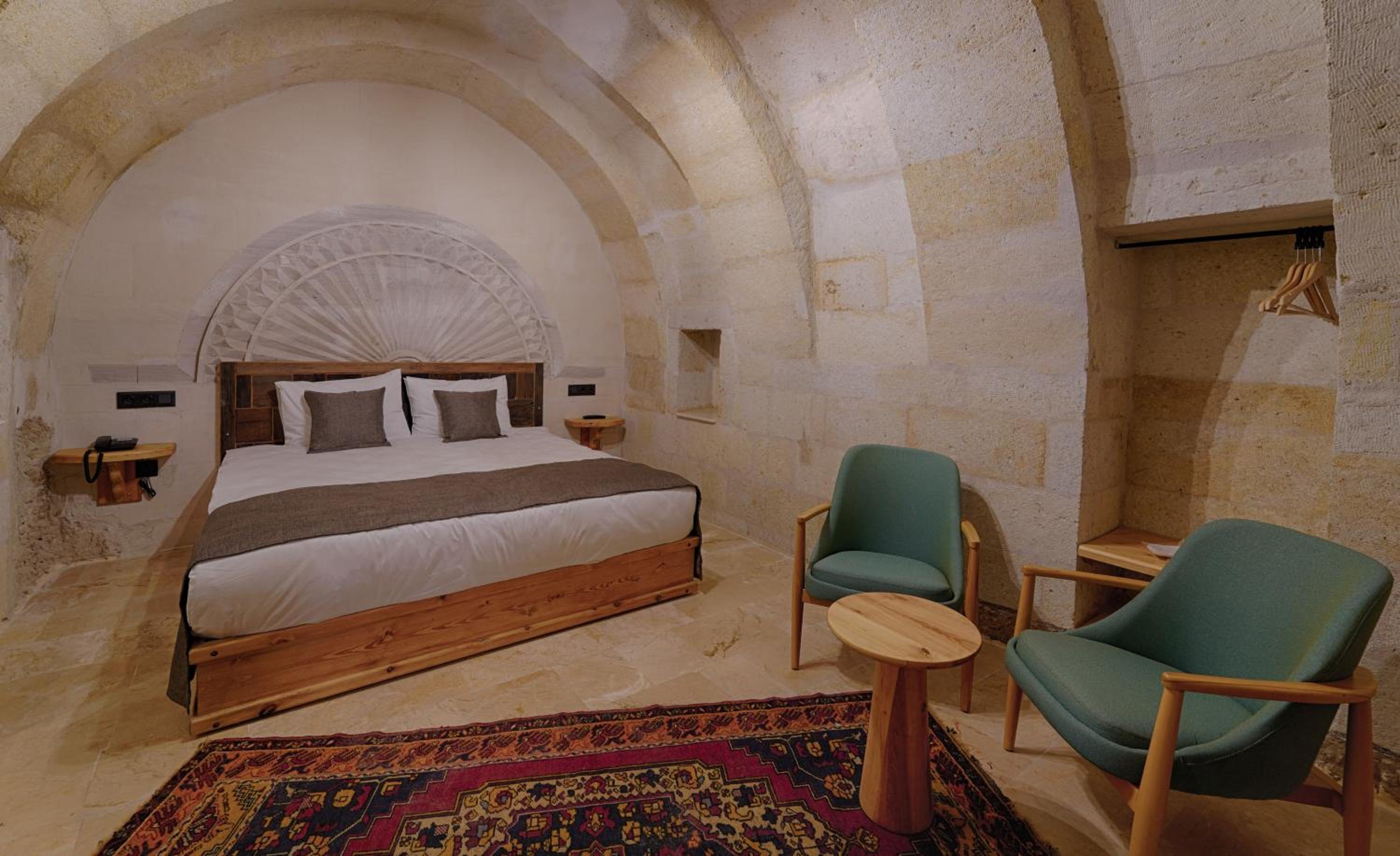 Deluxe Room - Photo 5
