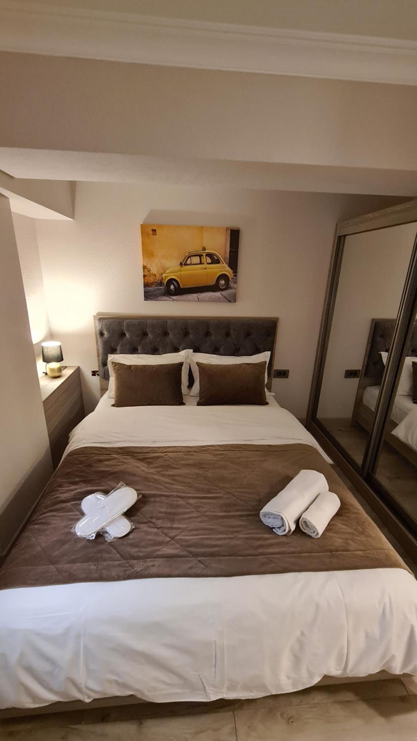 Large Double Room photo 1