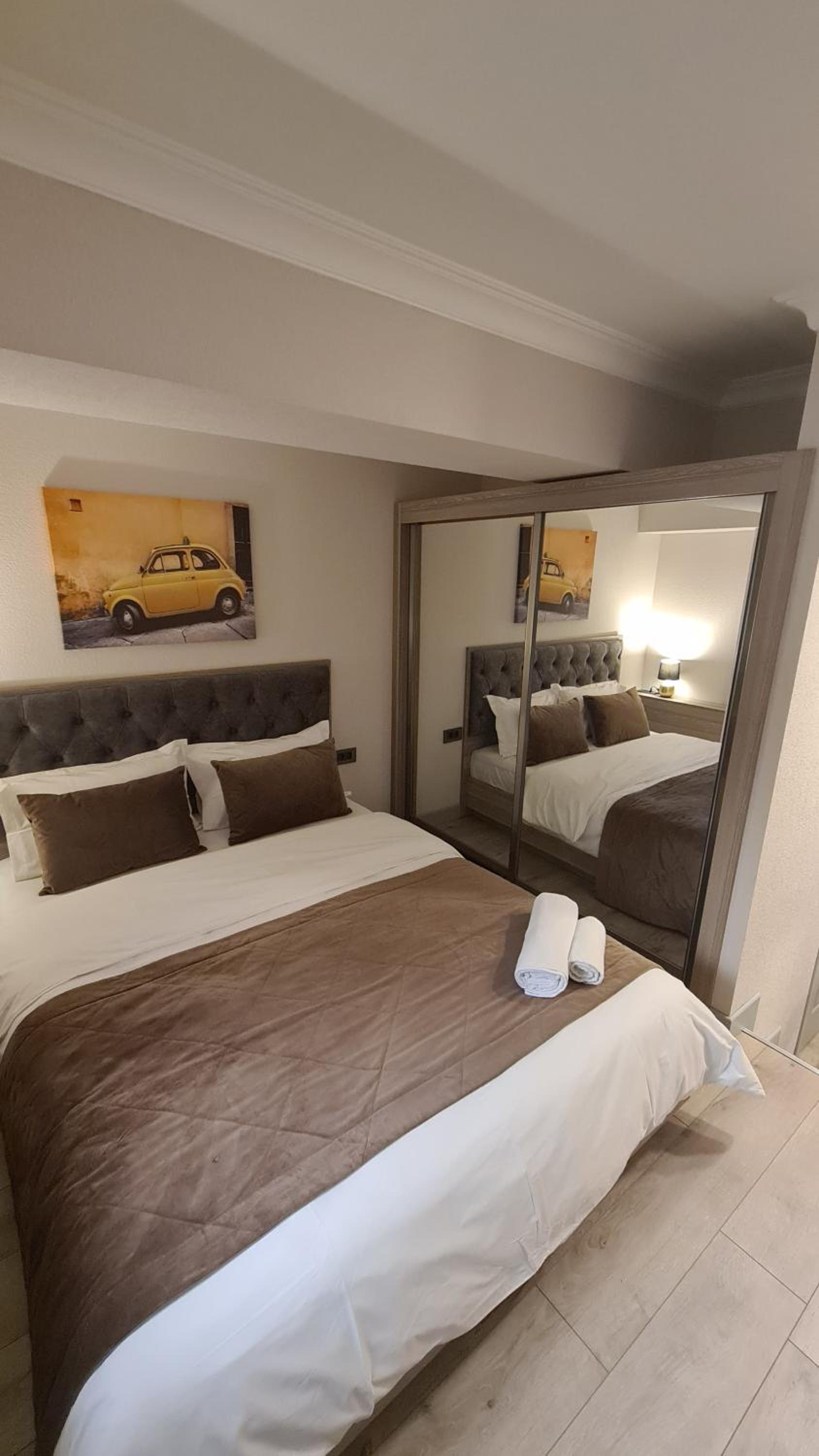 Large Double Room photo 2