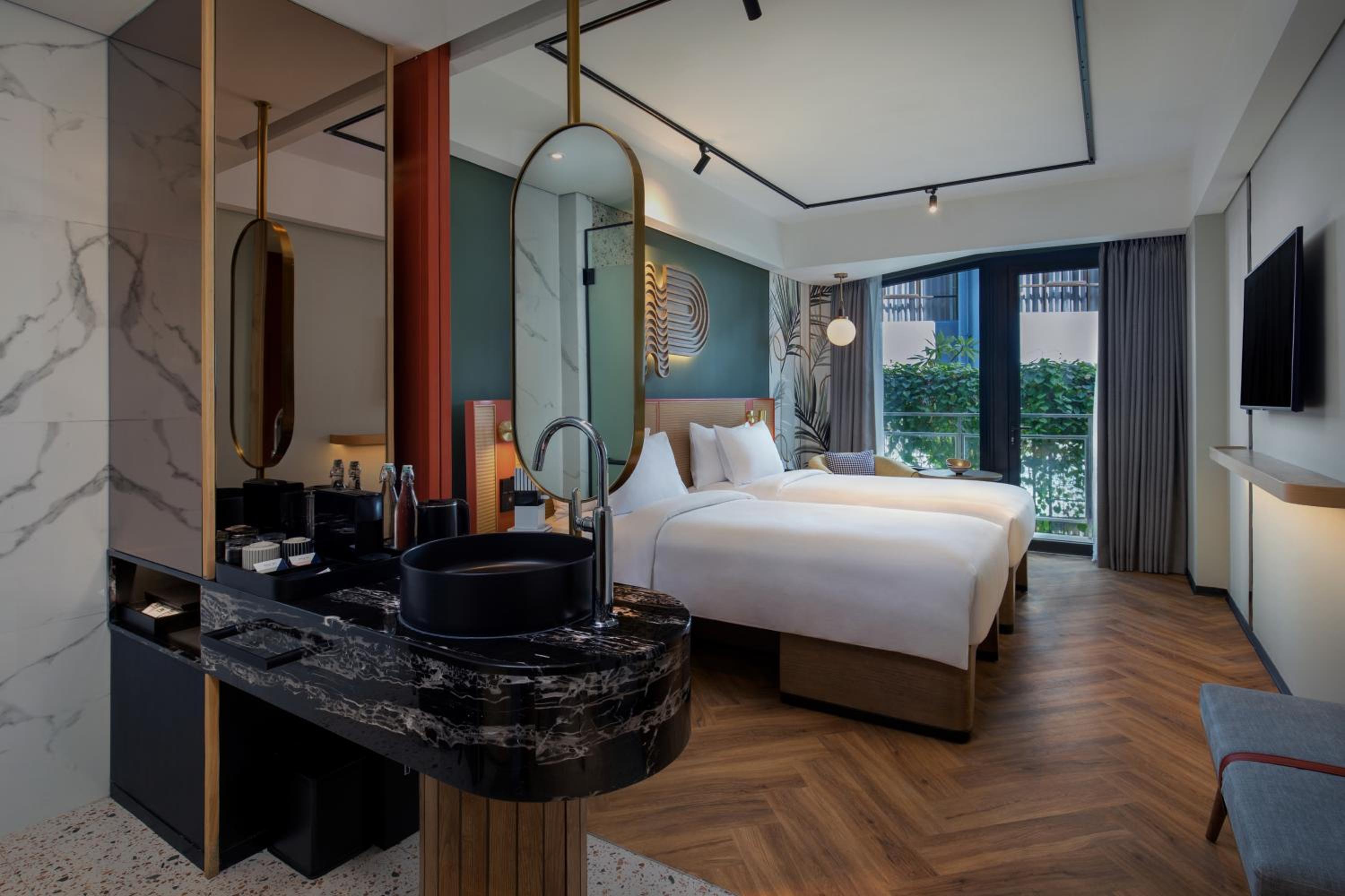 Comfort Twin Room with Balcony with Unlimited Self-Service Laundry - Photo 2