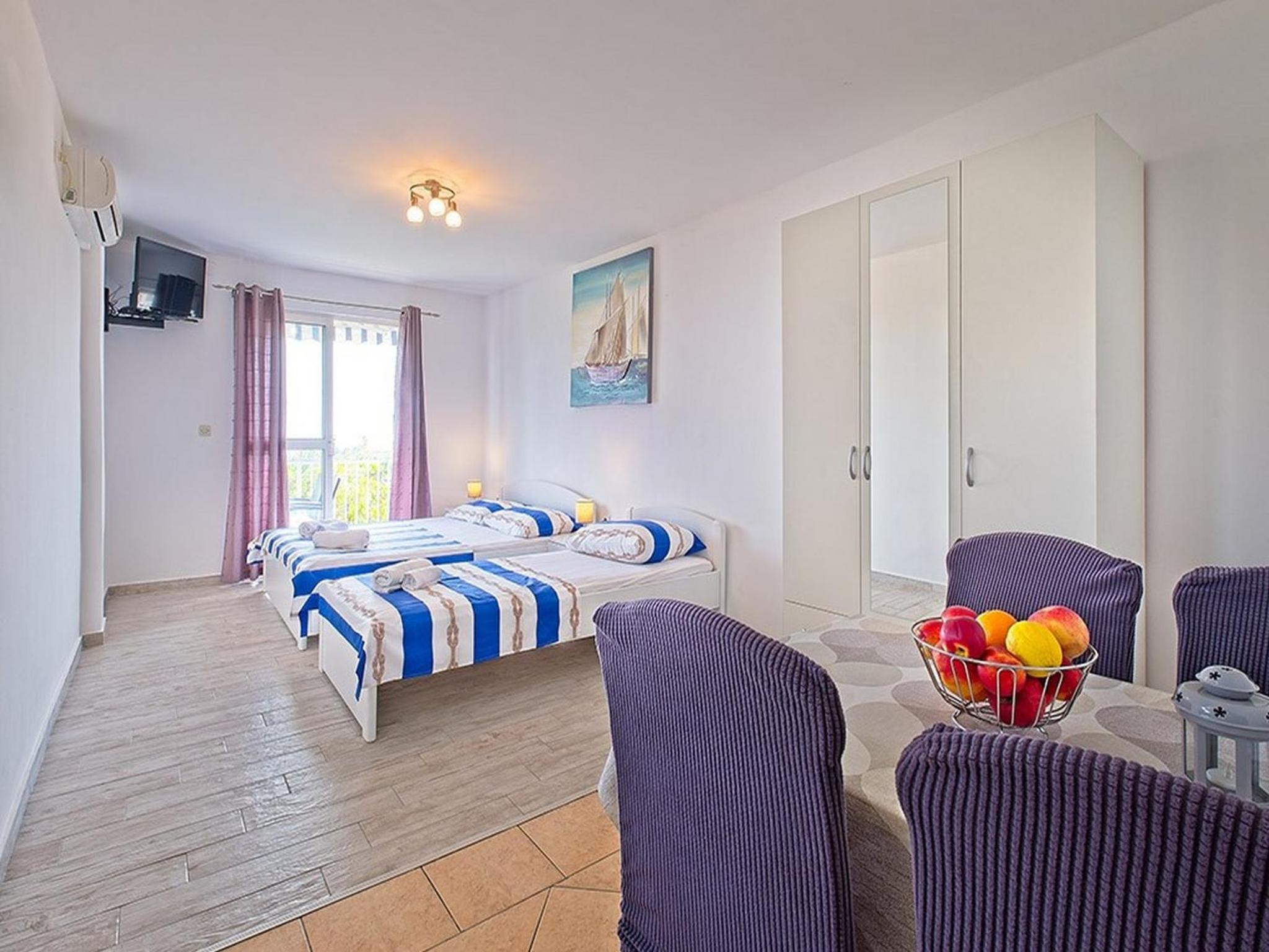 Studio Apartment with Sea View and Balcony