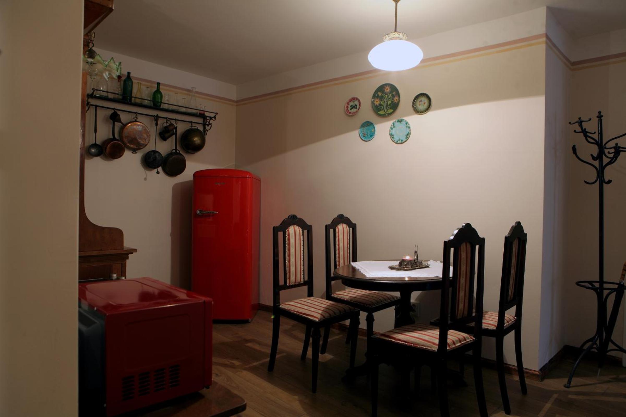 Apartment - Ground Floor - Photo 2