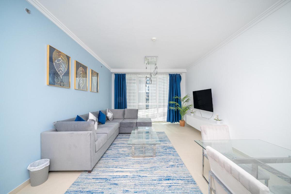 Apartment photo 2
