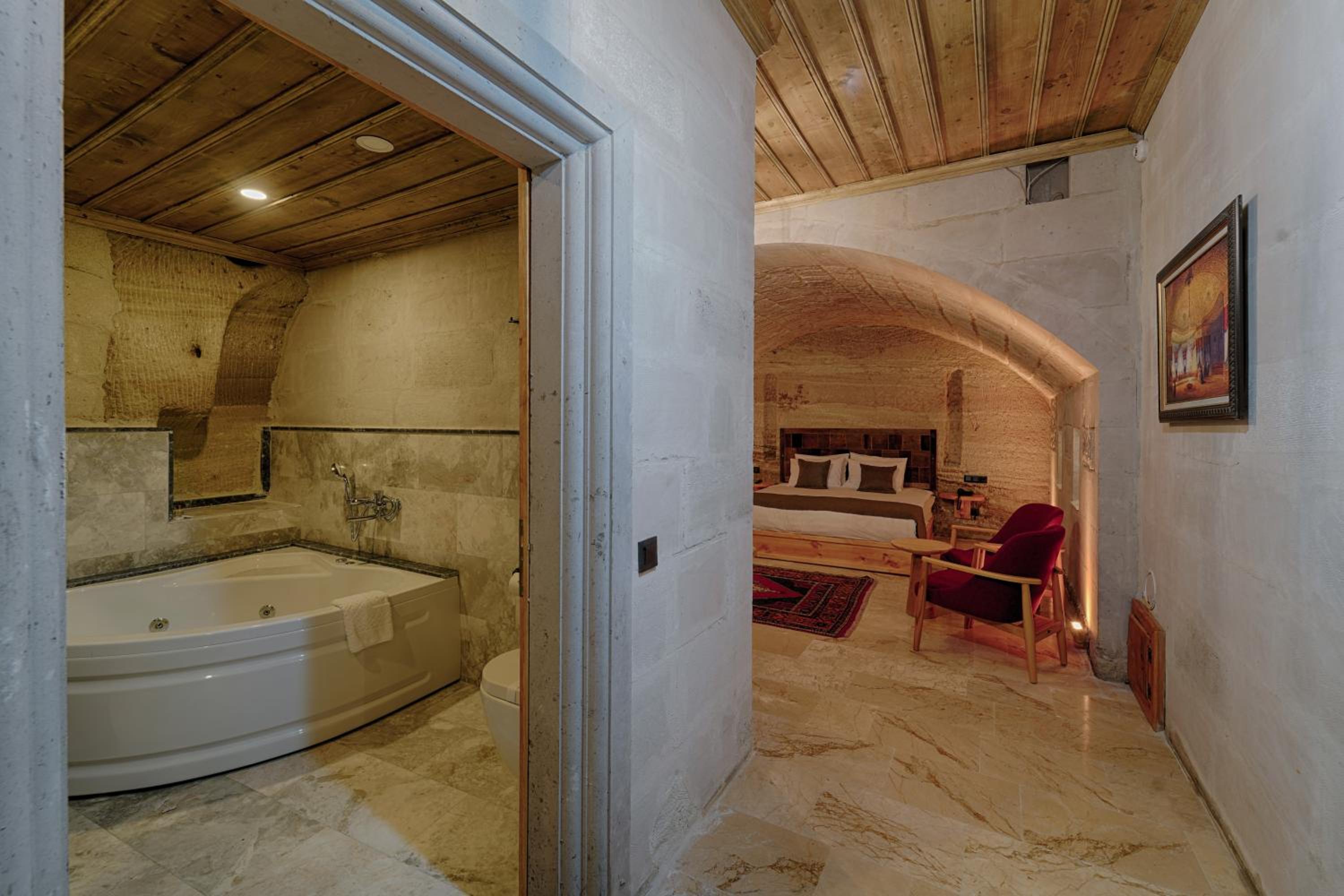 Suite - Photo 2