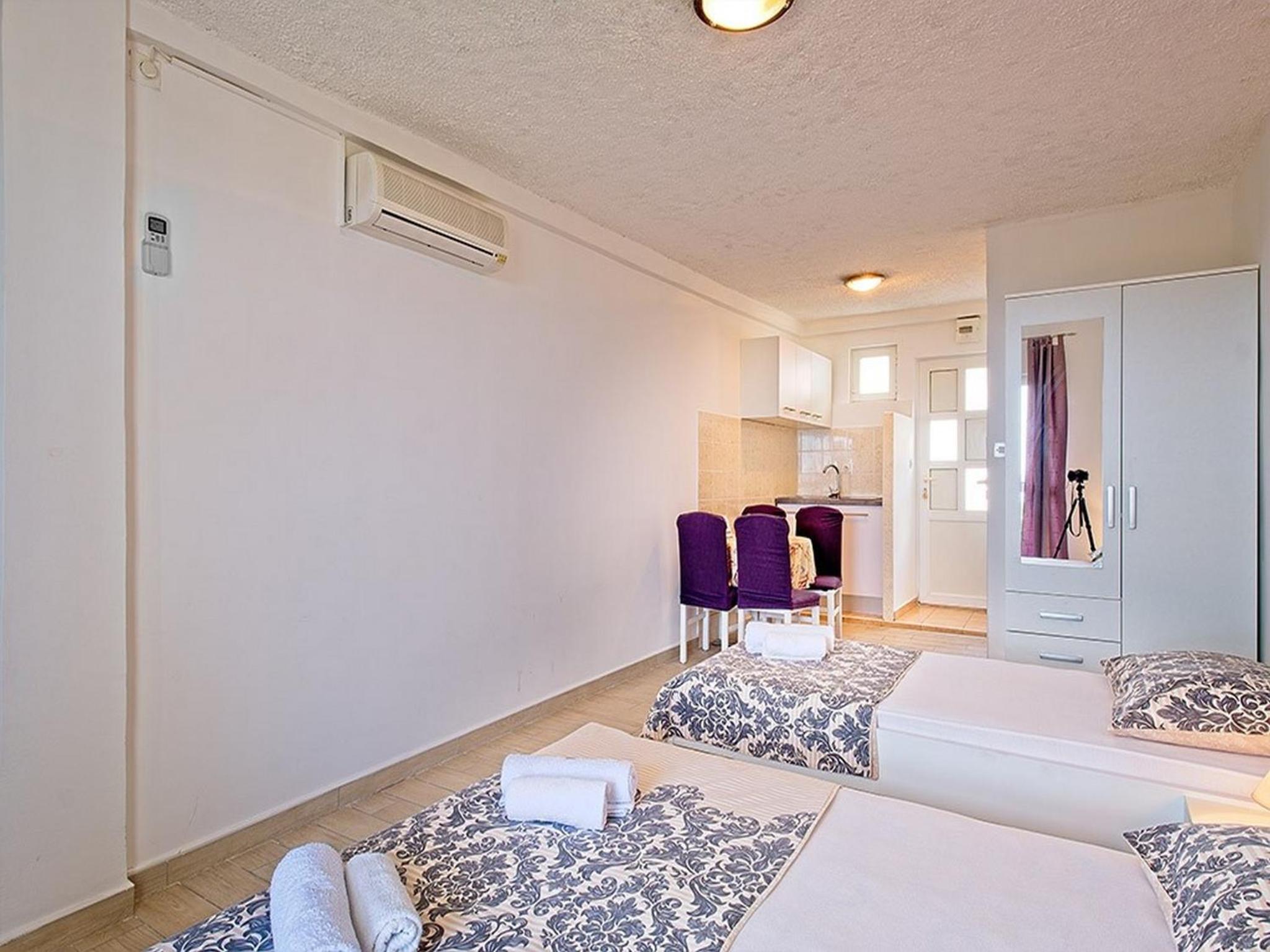 Studio Apartment with Balcony and Sea View
