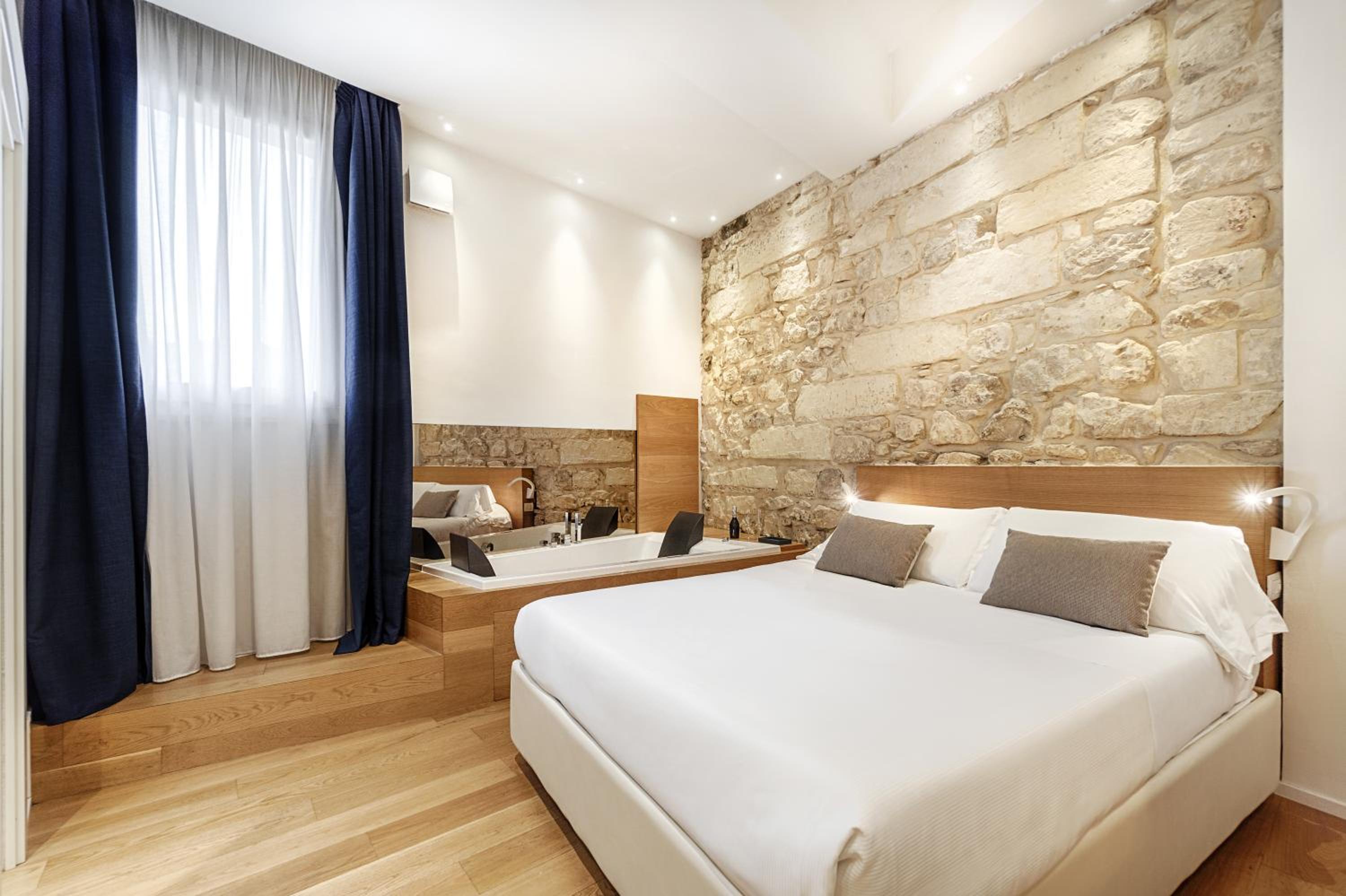 Suite with Whirlpool photo 3