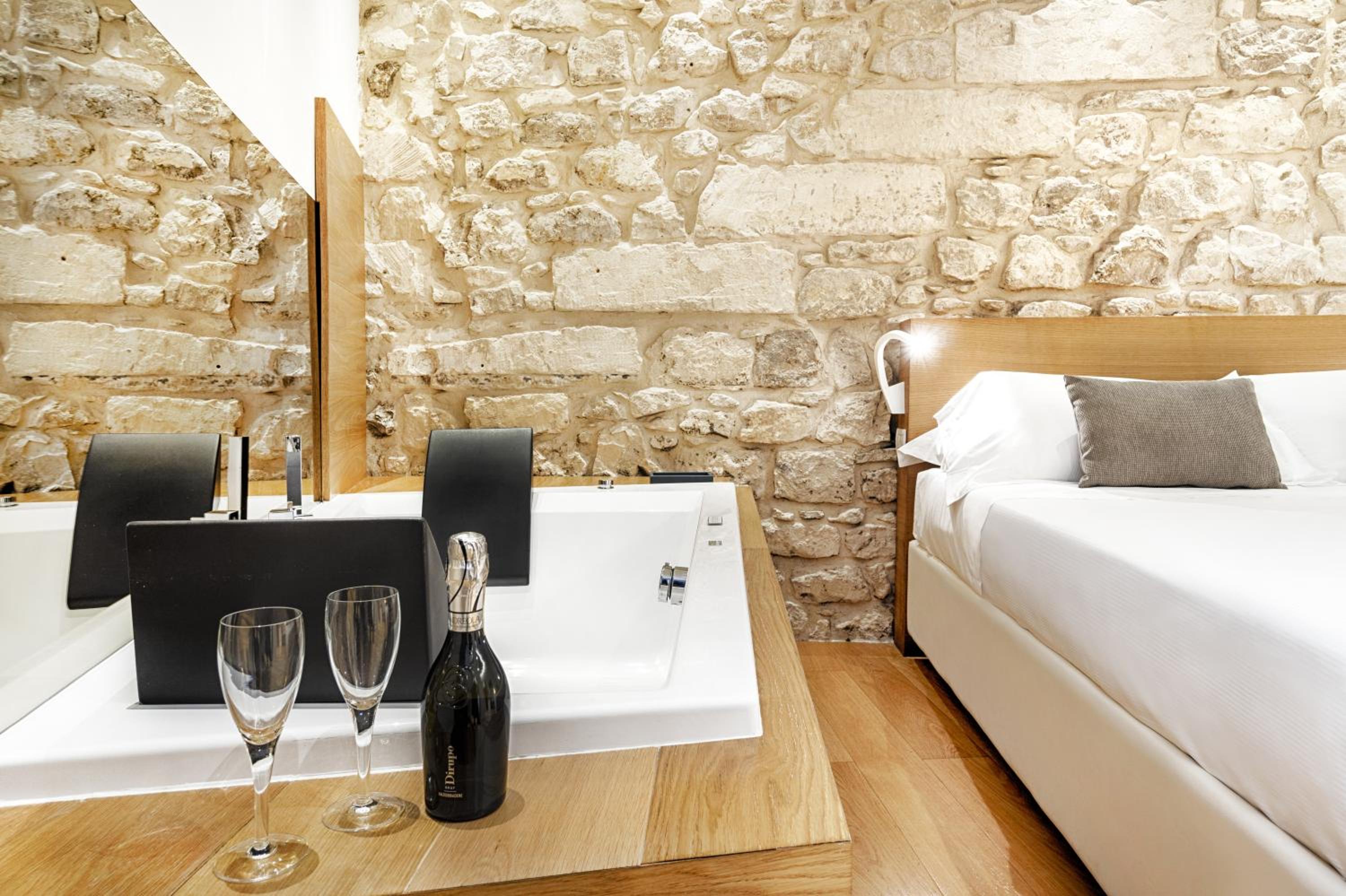 Suite with Whirlpool photo 2