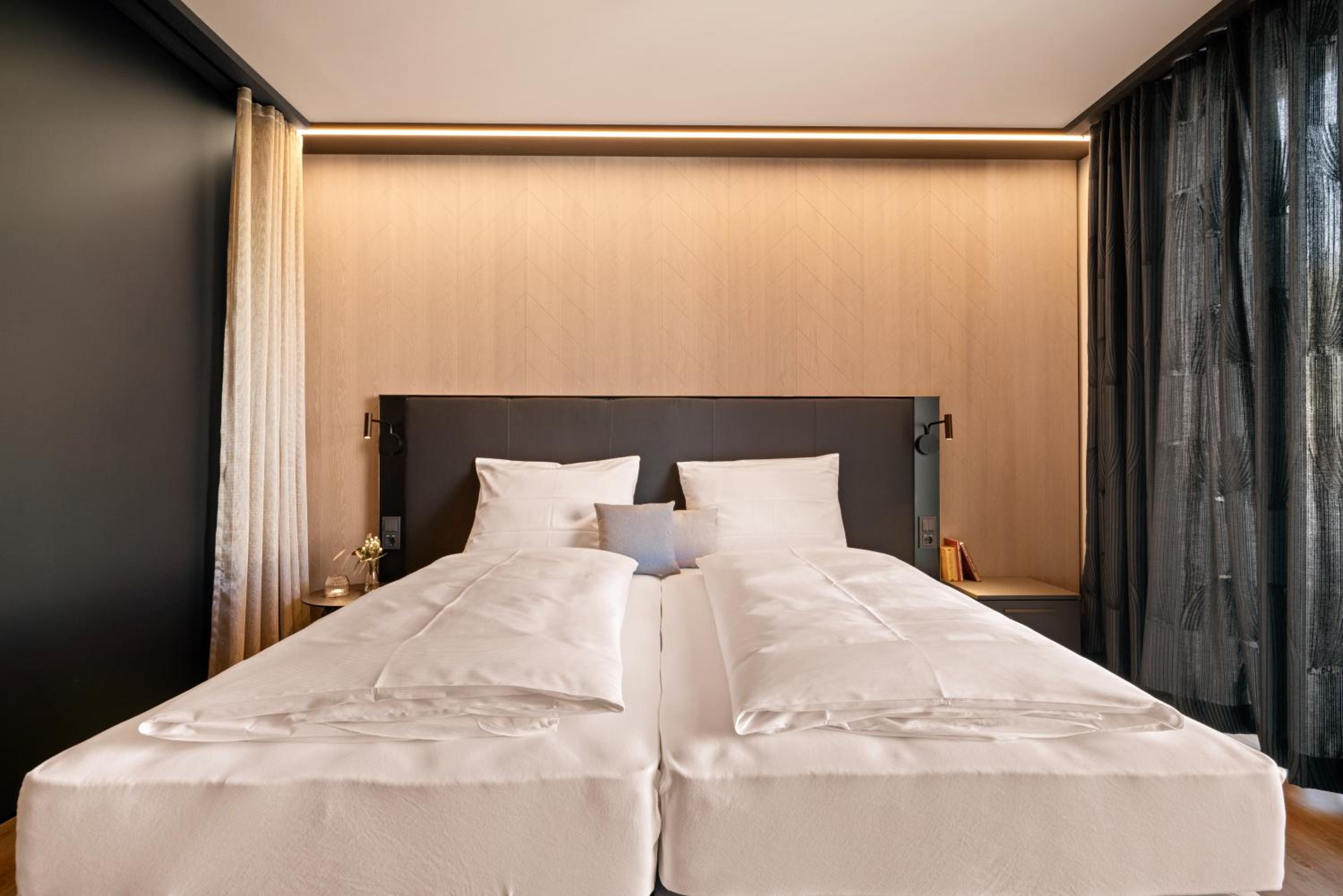 Large Double Room photo 2