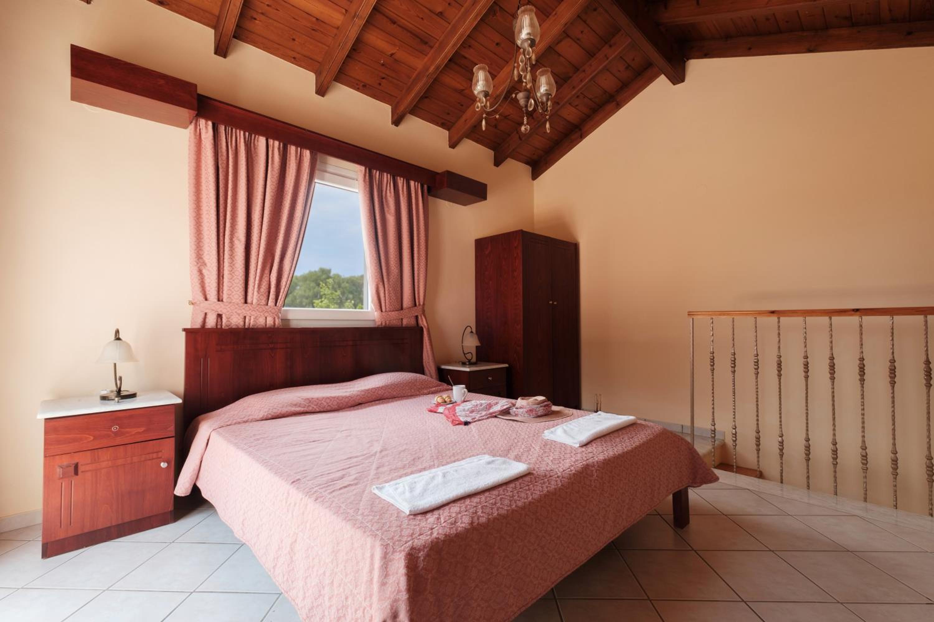 Maisonette photo 2
