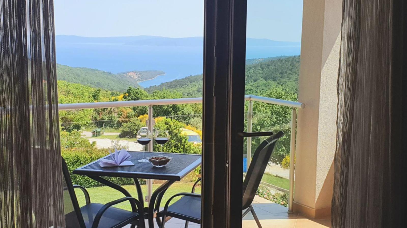 Apartment with Sea View photo 2