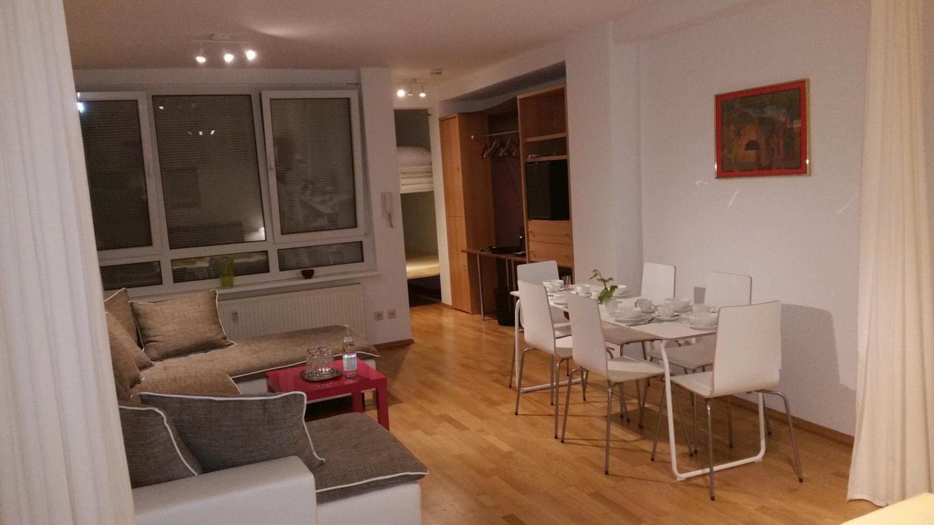 One-Bedroom Apartment photo 1