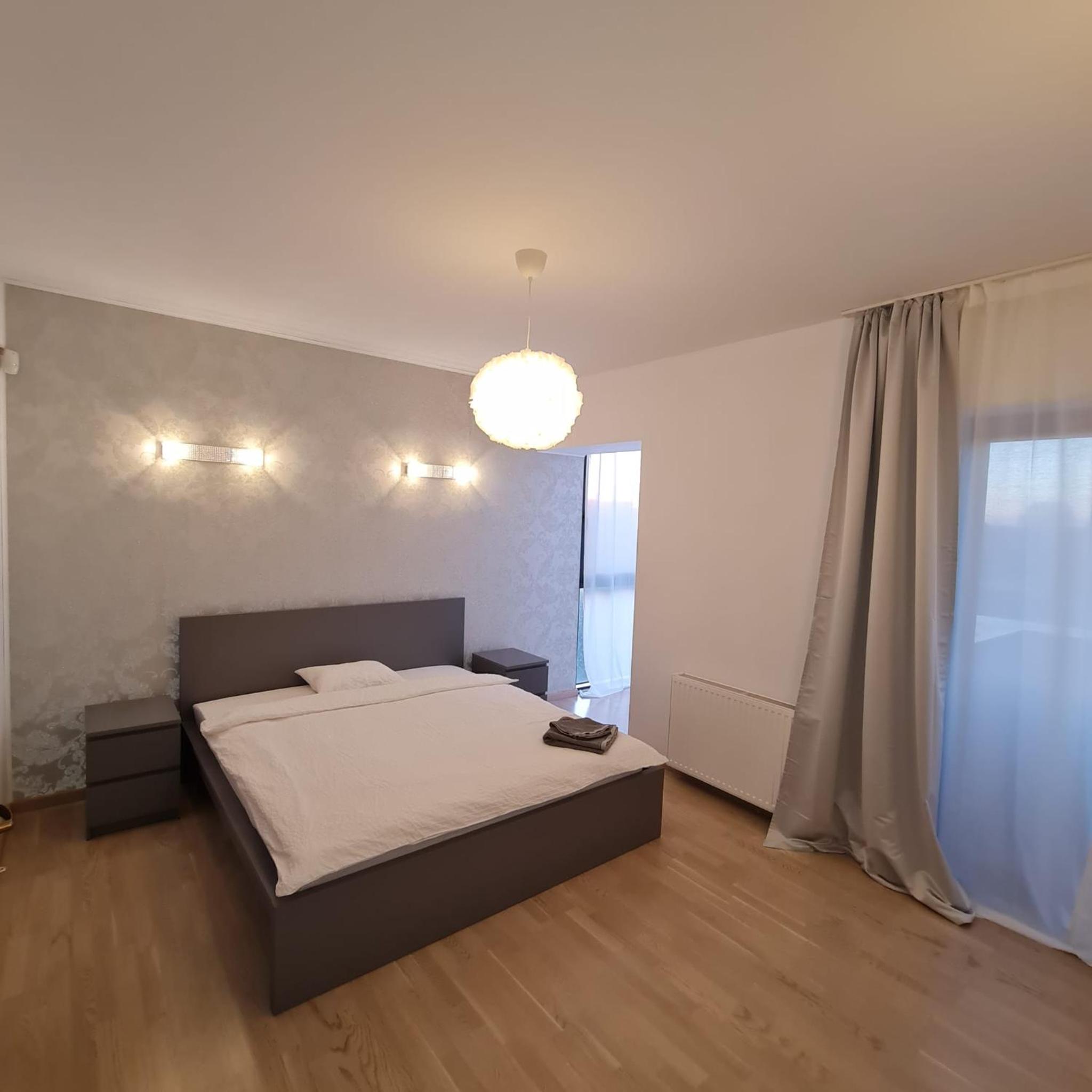 Villa - Photo 2