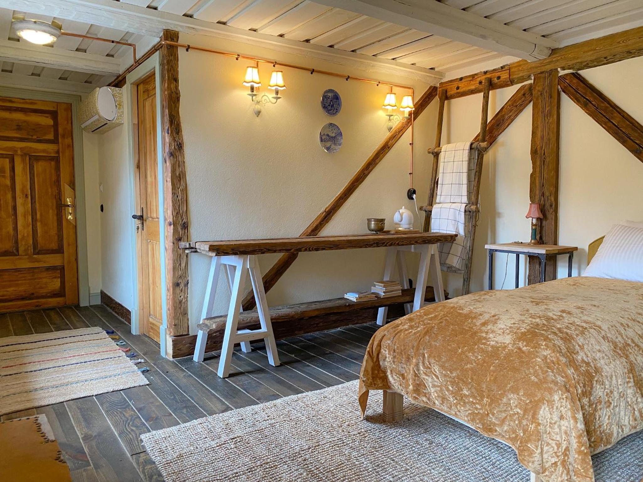 Double Room with Private Bathroom - Photo 6