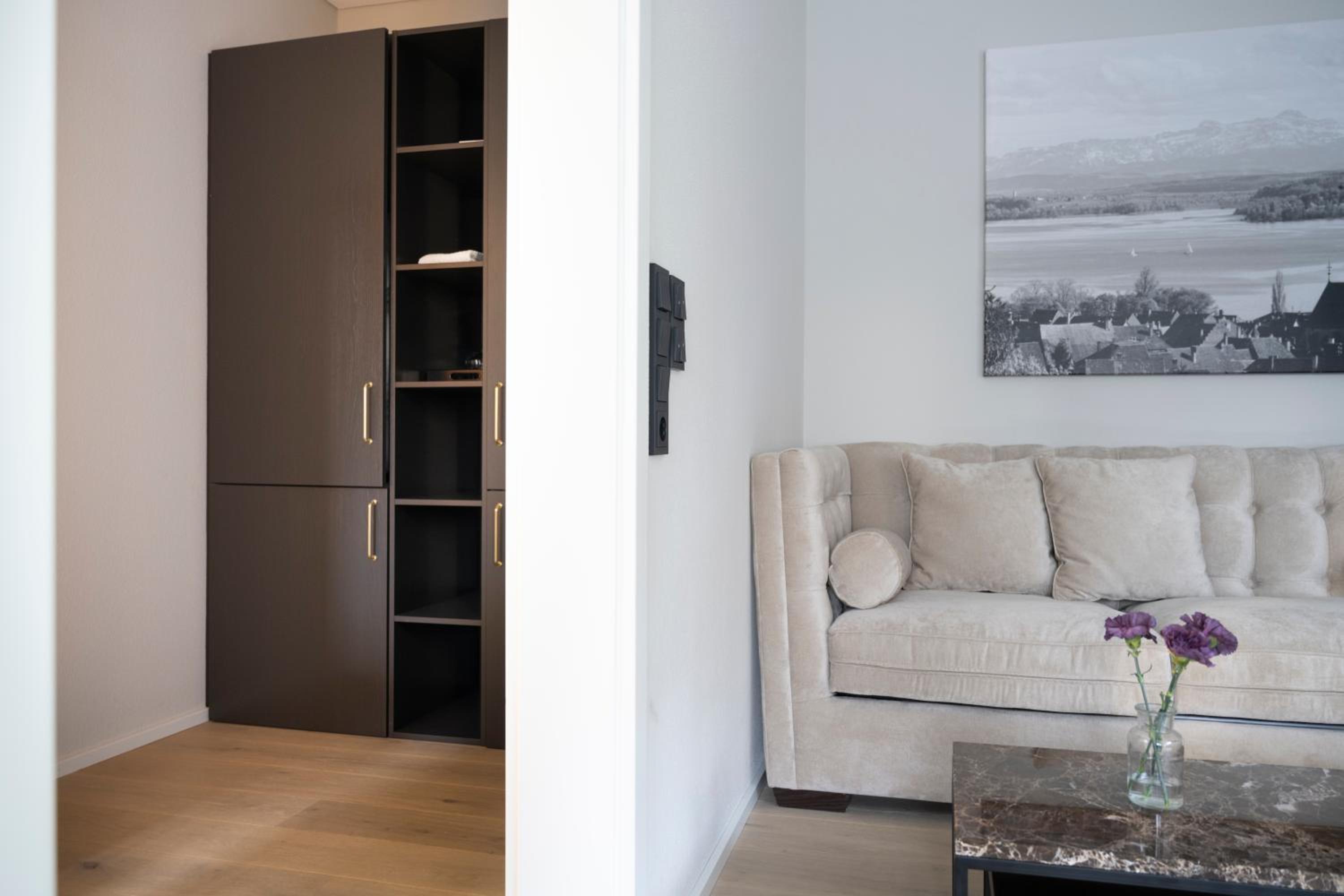 Deluxe Double Room with Balcony - Photo 6
