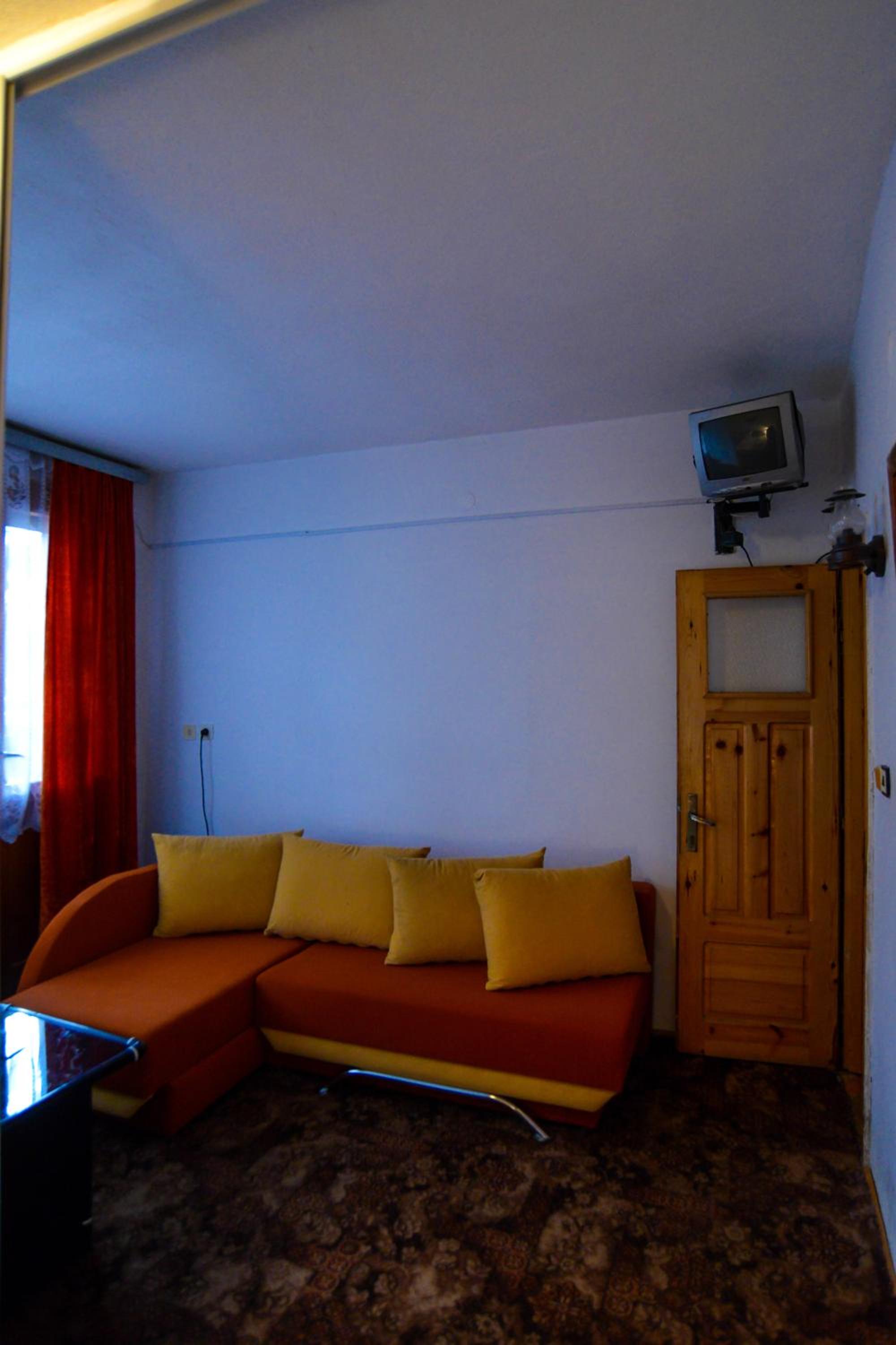 Family Room photo 3