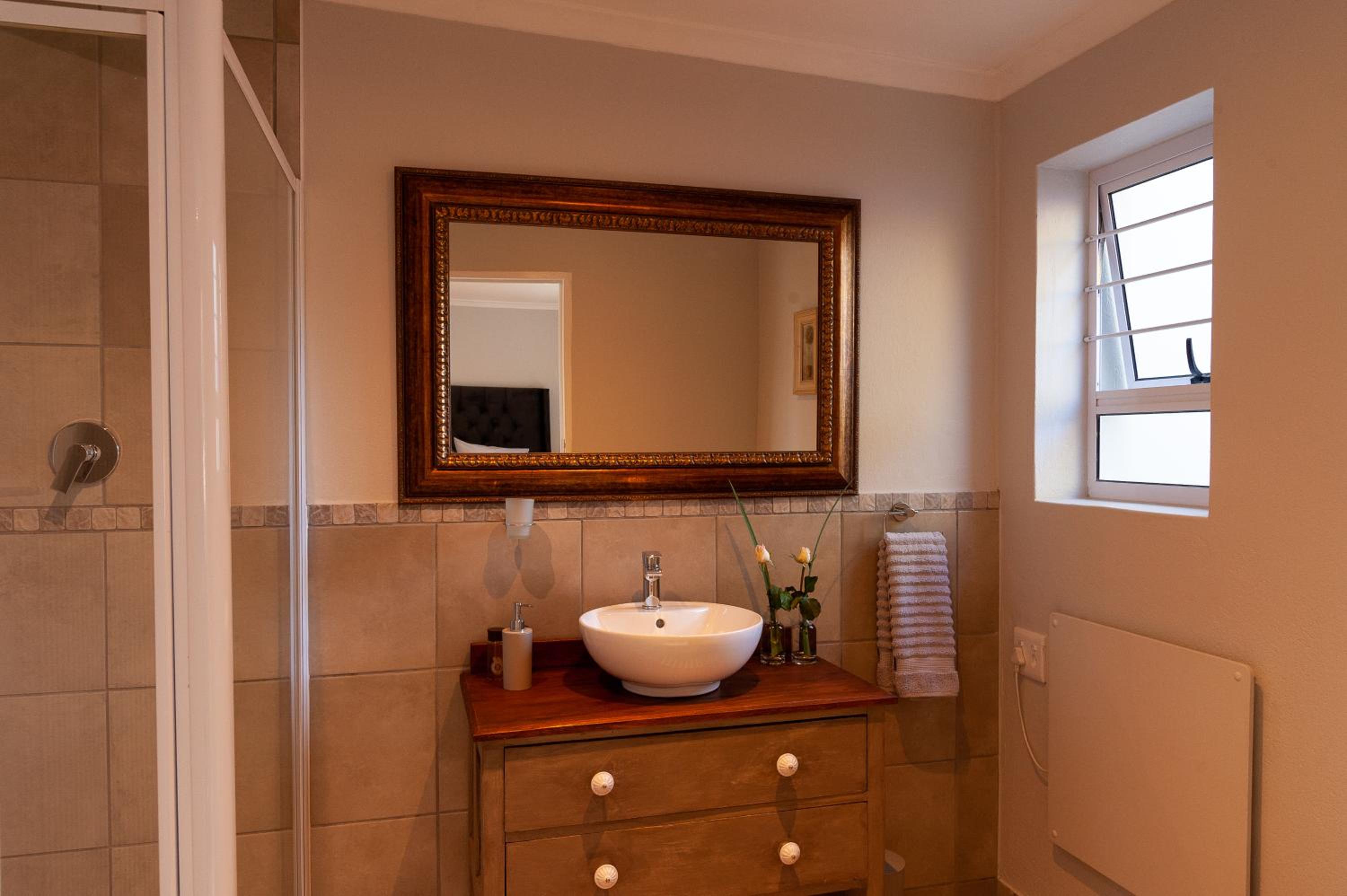One-Bedroom Apartment - Photo 18