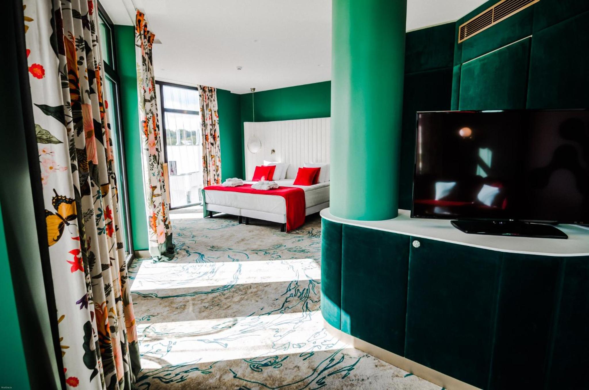 Suite with Balcony - Photo 5
