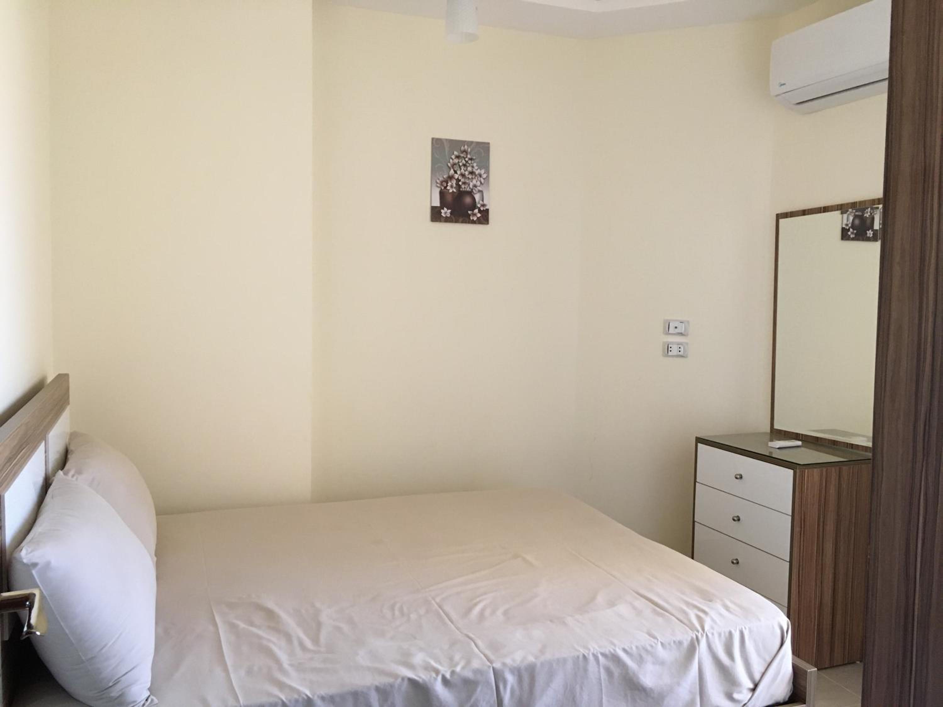 Two-Bedroom Apartment - Photo 2